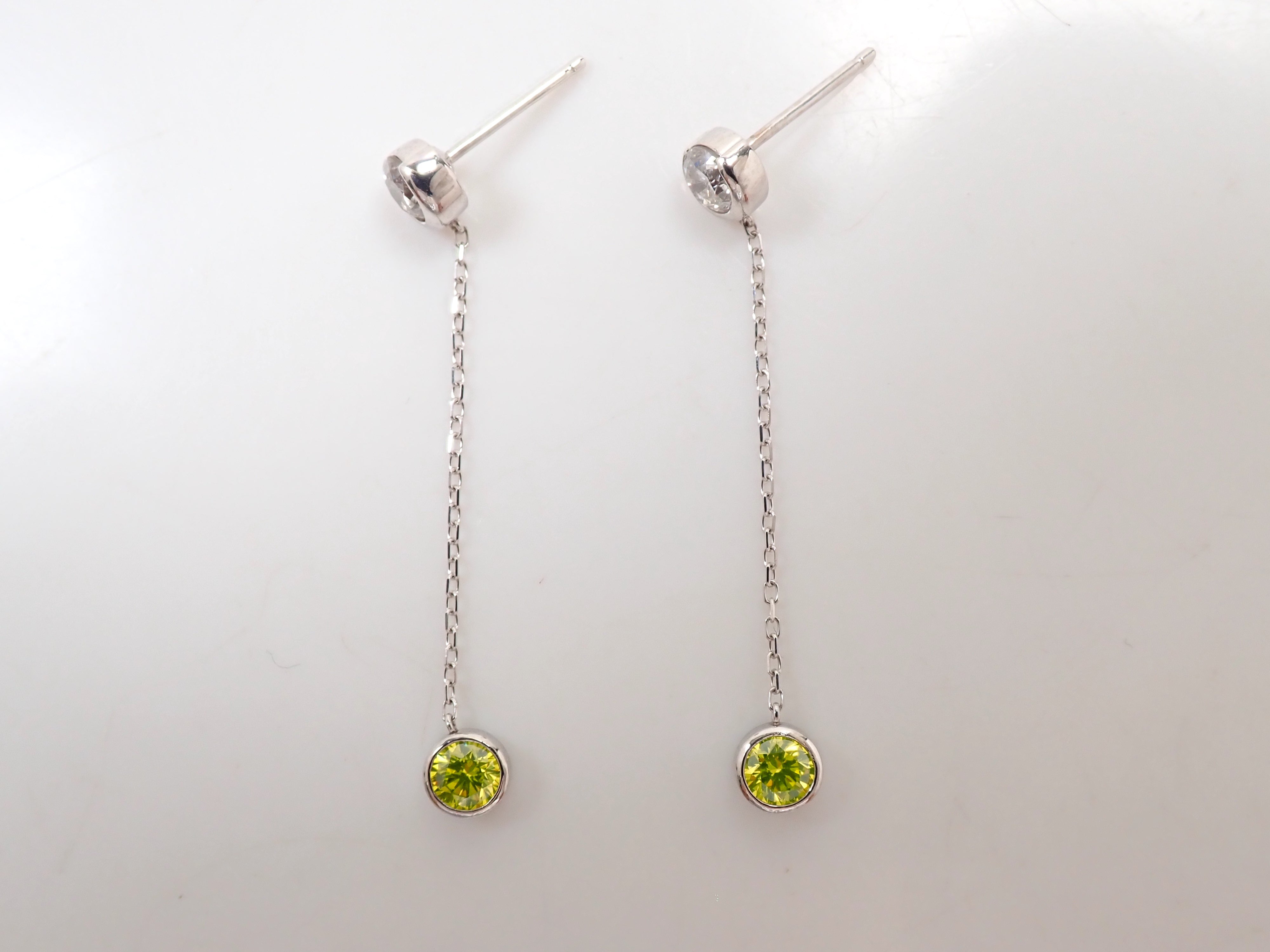 【7/30 22時販売】【カラフリ】Pt850/K14WG アップルグリーンダイヤモンド0.38ct・ダイヤモンド0.50ct ピアス 鑑別書