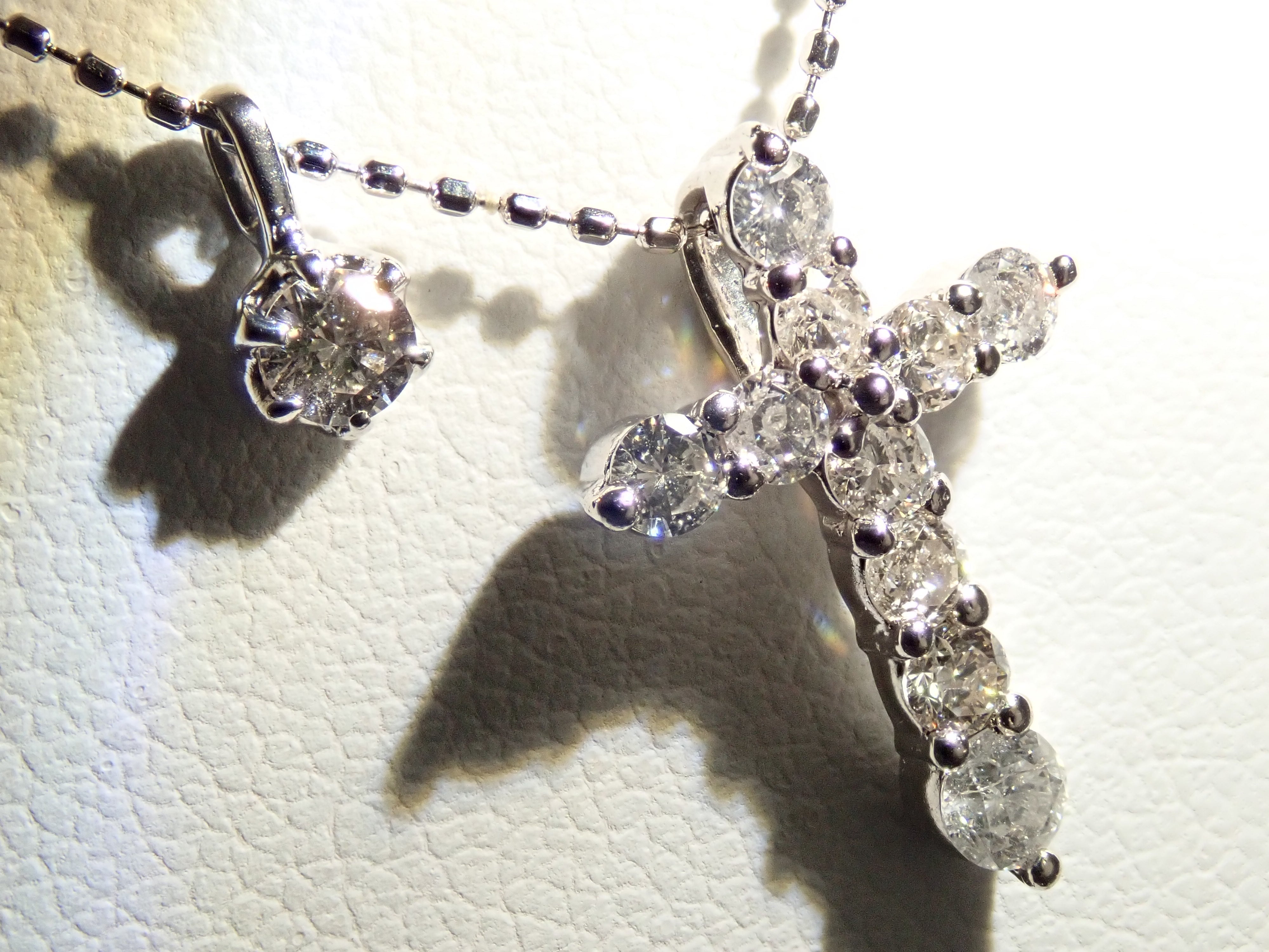Pt900/K18WG ダイヤモンド0.50ct ・ダイヤモンド0.07ctペンダント(ネックレス)