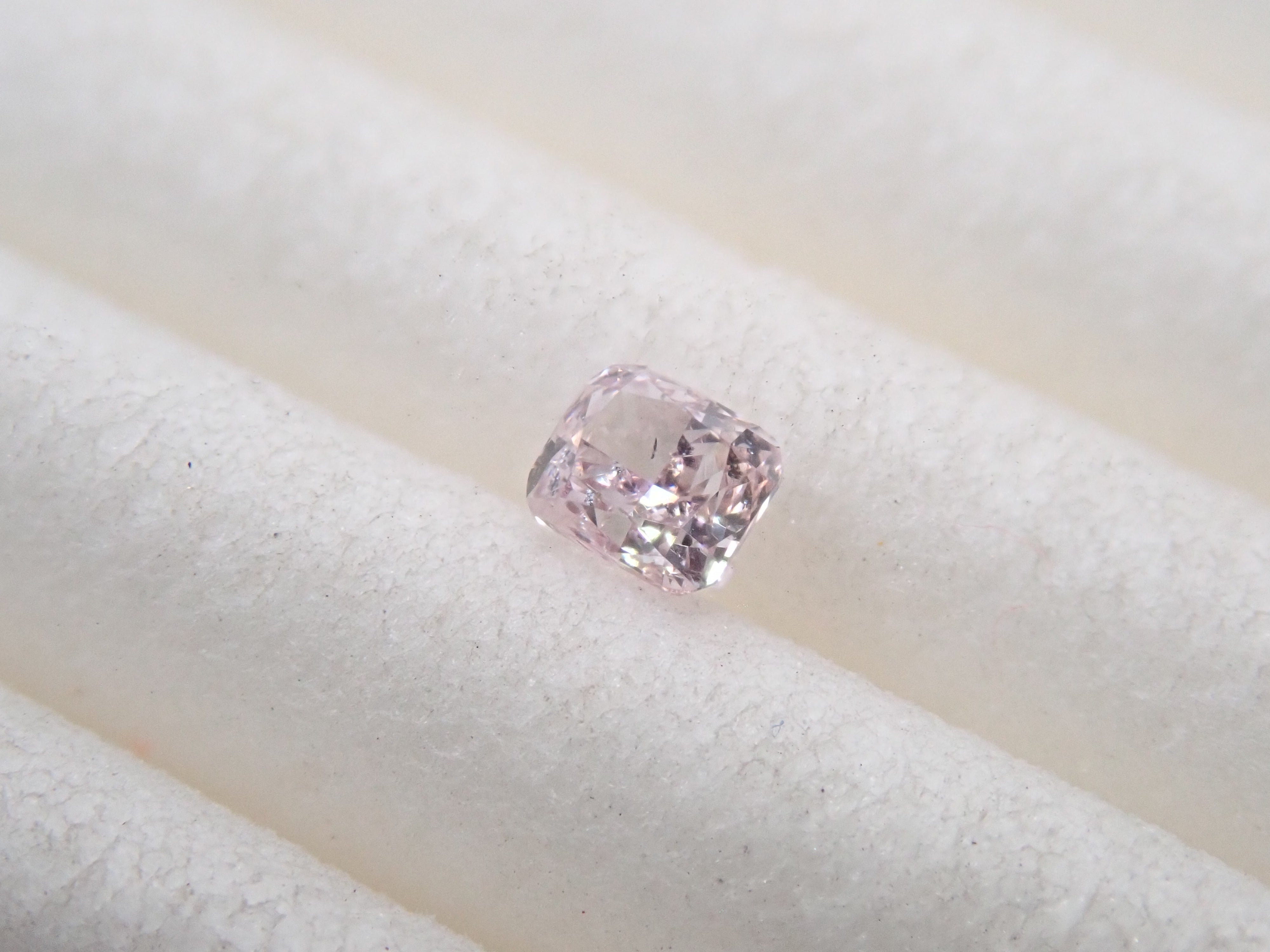 【7/31 22時販売】ピンクダイヤモンド 0.073ctルース(FANCY LIGHT PURPLE PINK, SI2)