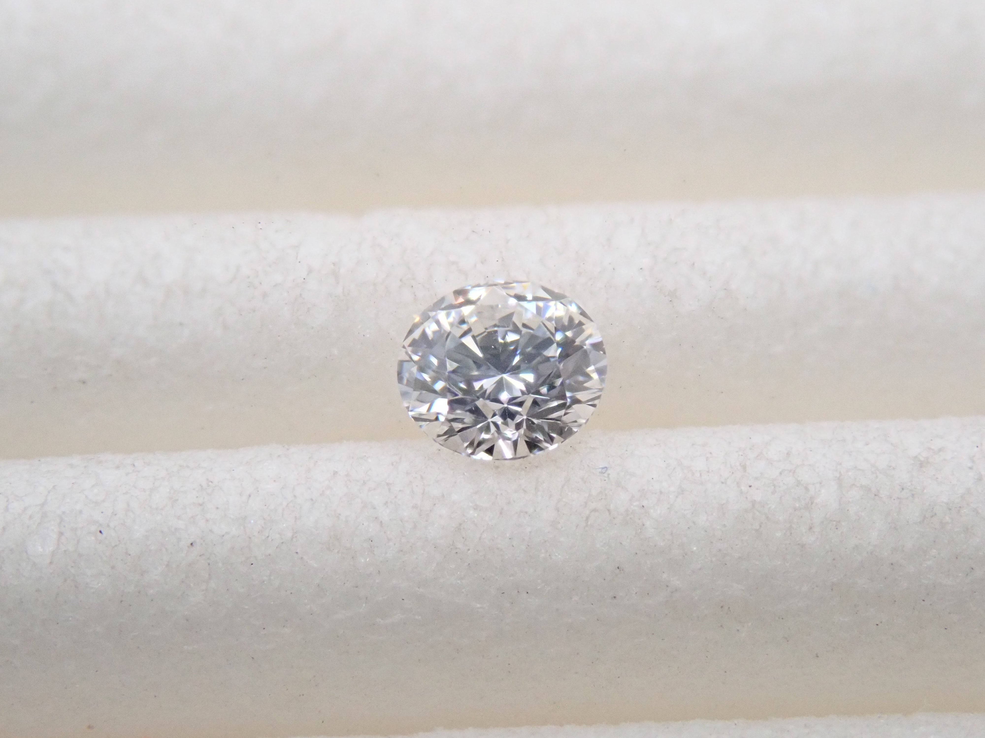 【7/26 22時販売】ダイヤモンド 3.0mm/0.105ctルース(F, VVS2, VeryGood)