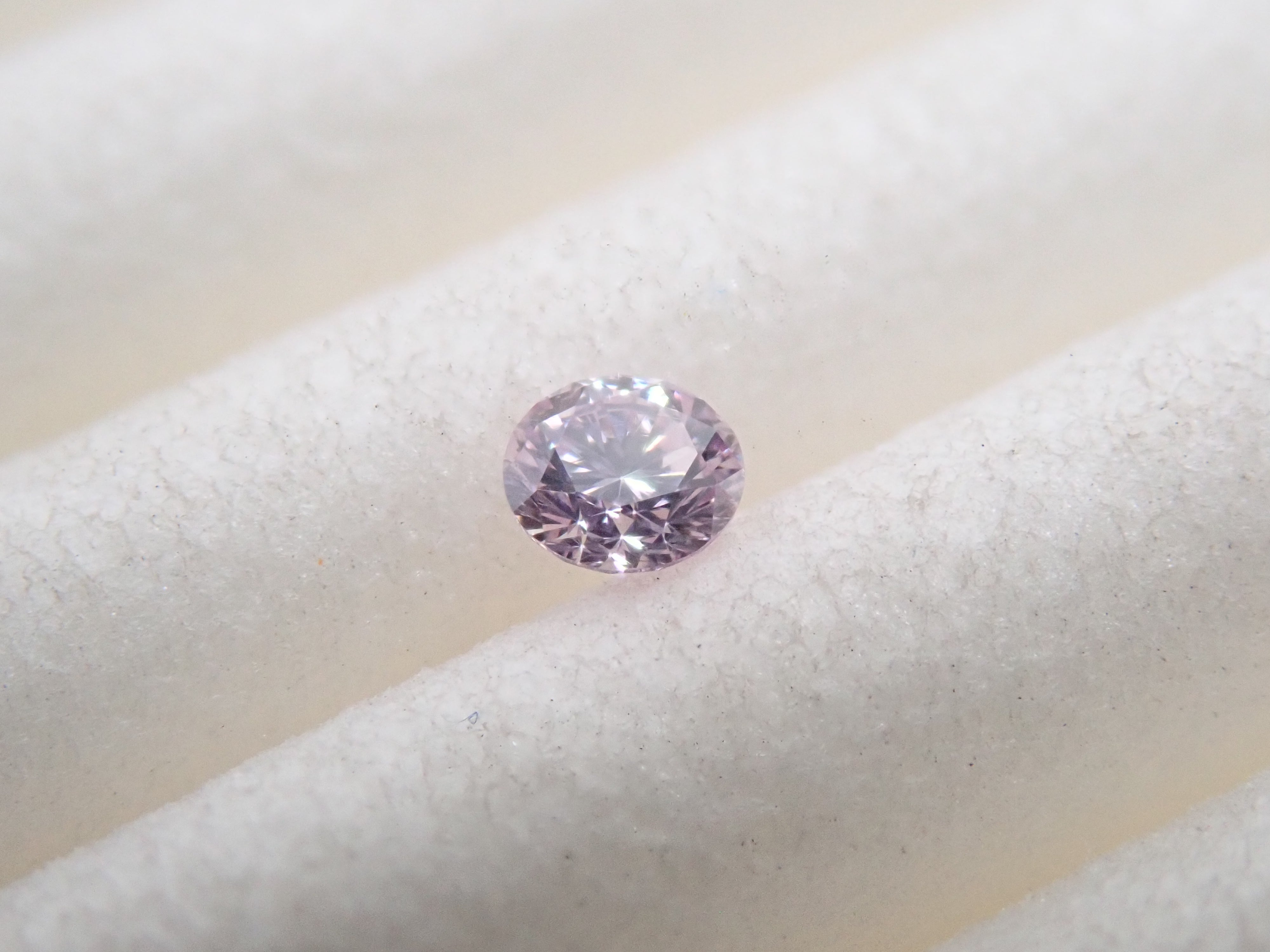 【7/26 22時販売】ピンクダイヤモンド 2.2mm/0.044ctルース(FANCY LIGHT PURPLE PINK, SI1)