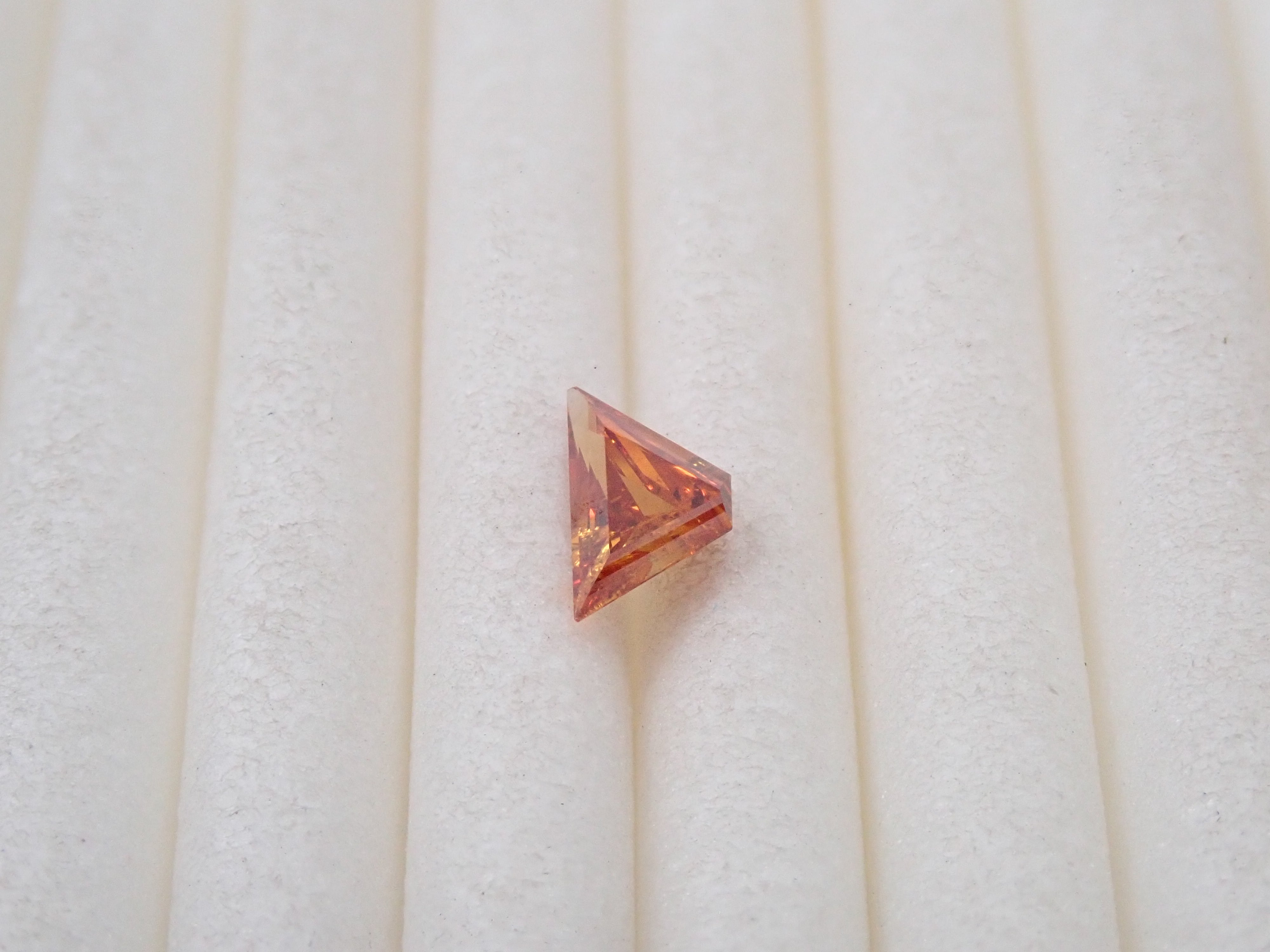 【7/26 22時販売】オレンジダイヤモンド 0.176ctルース(FANCY DEEP YELLOWISH ORANGE, I-1)