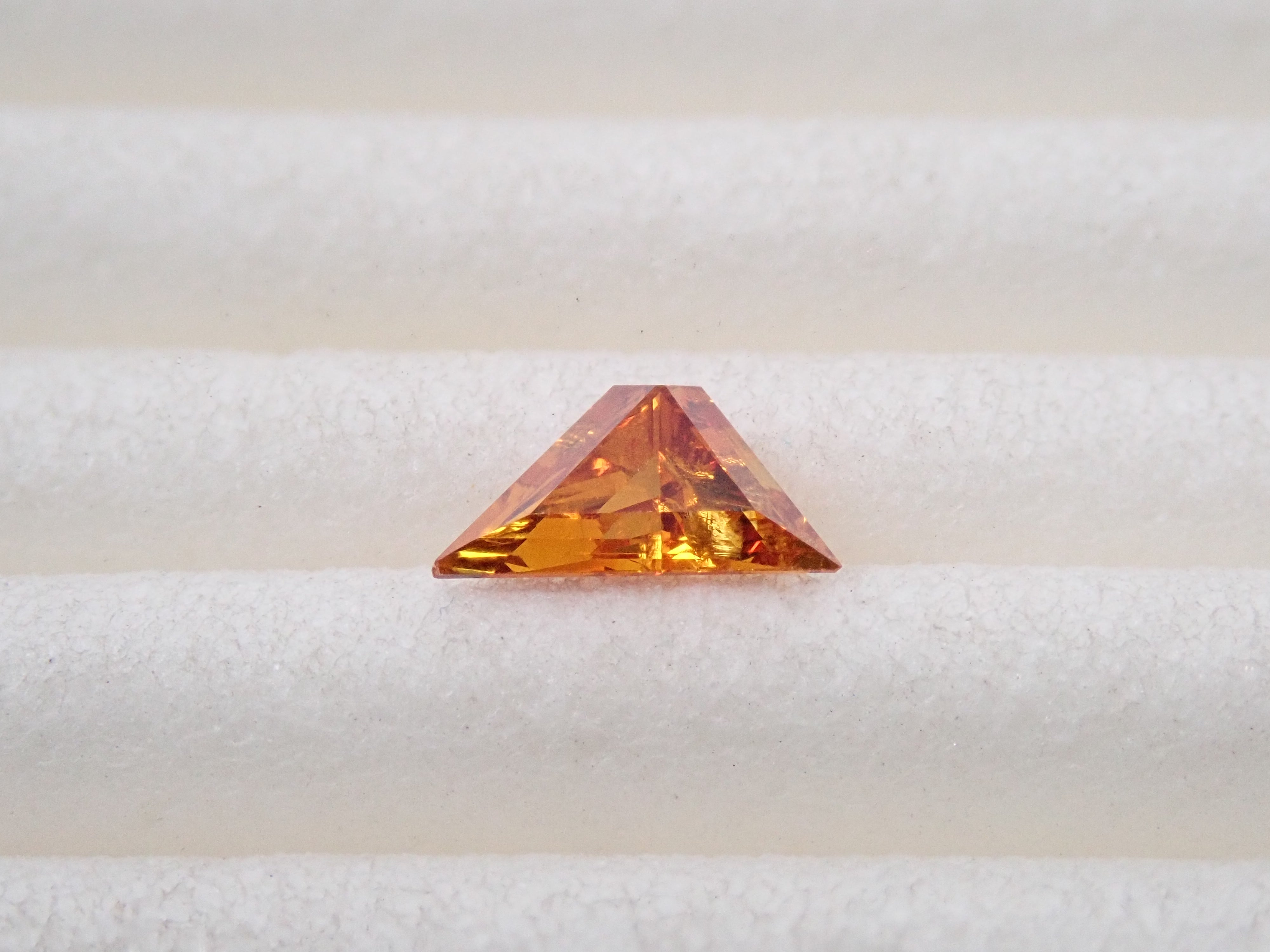 【7/26 22時販売】オレンジダイヤモンド 0.176ctルース(FANCY DEEP YELLOWISH ORANGE, I-1)