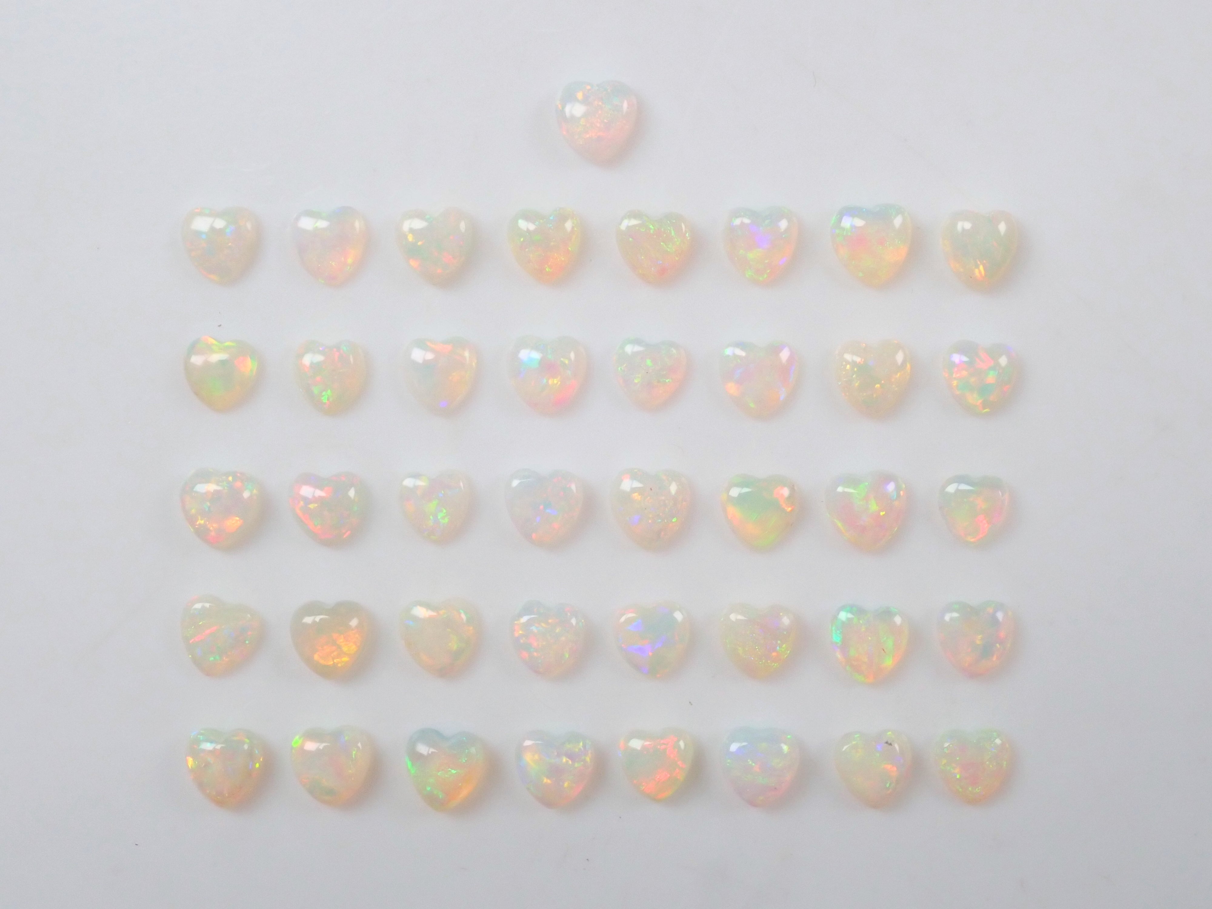 1顆澳洲蛋白石散裝(心形,4 x 4mm)《多買有折扣》