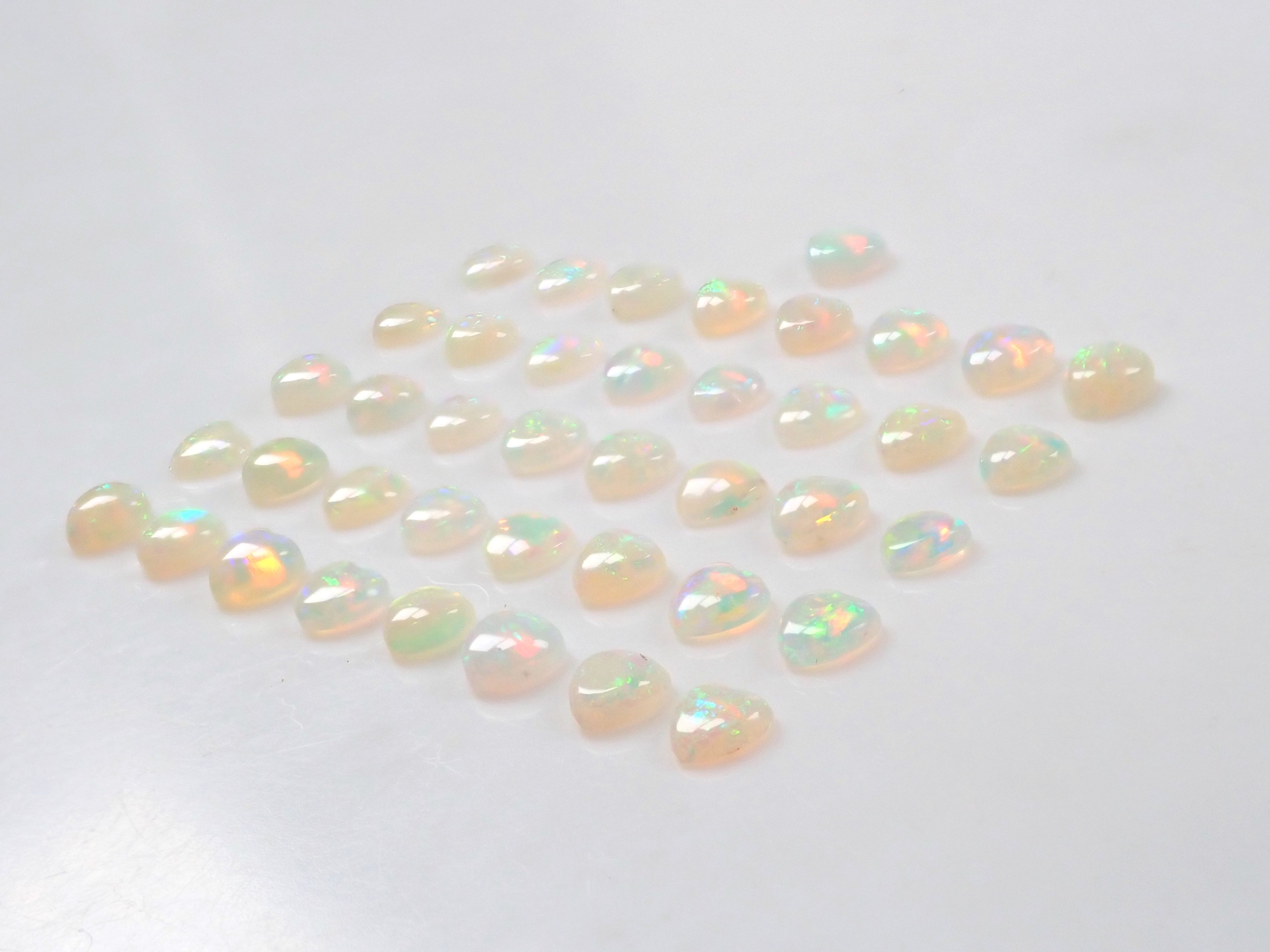 1顆澳洲蛋白石散裝(心形,4 x 4mm)《多買有折扣》