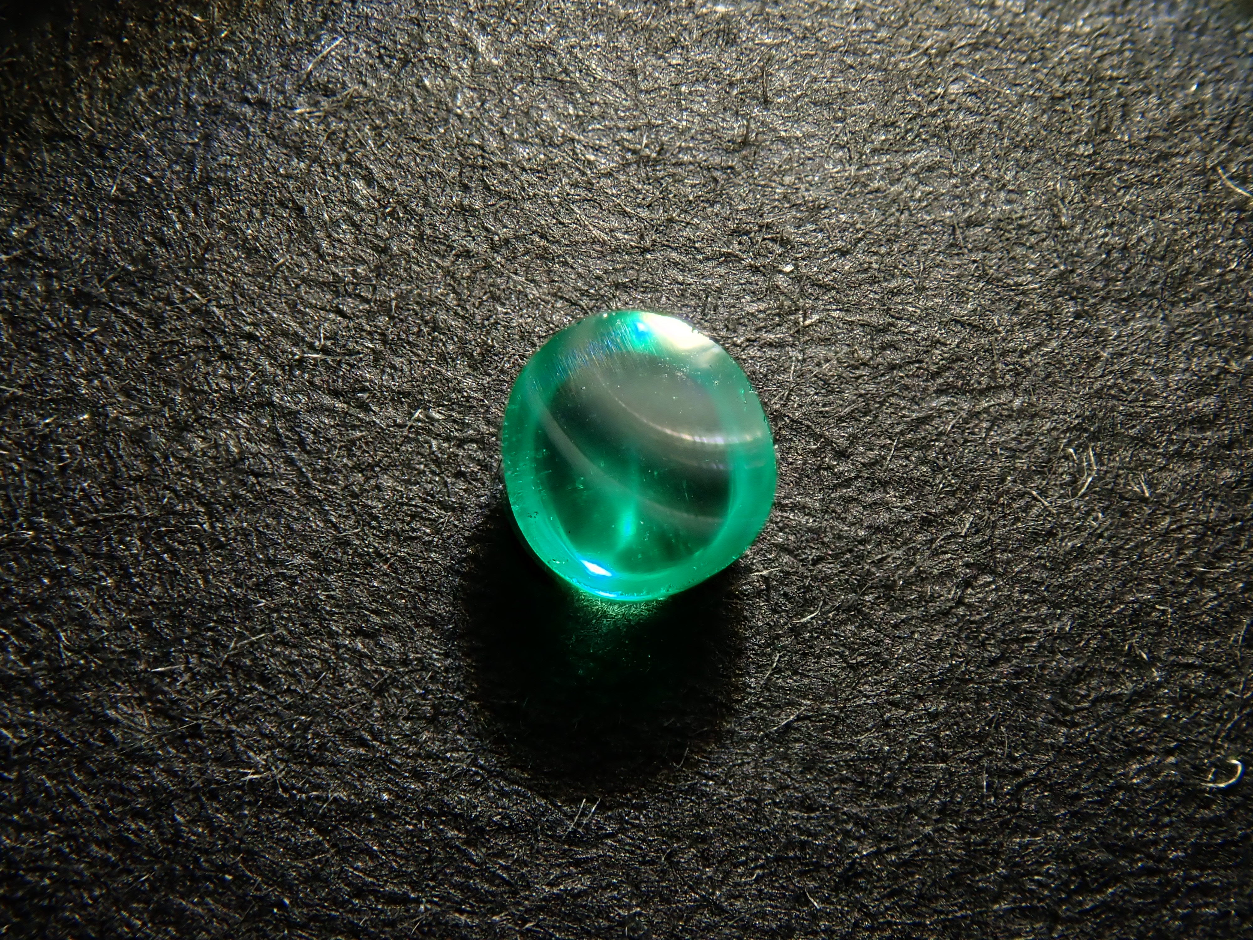 コロンビア産エメラルドキャッツアイ 0.060ctルース