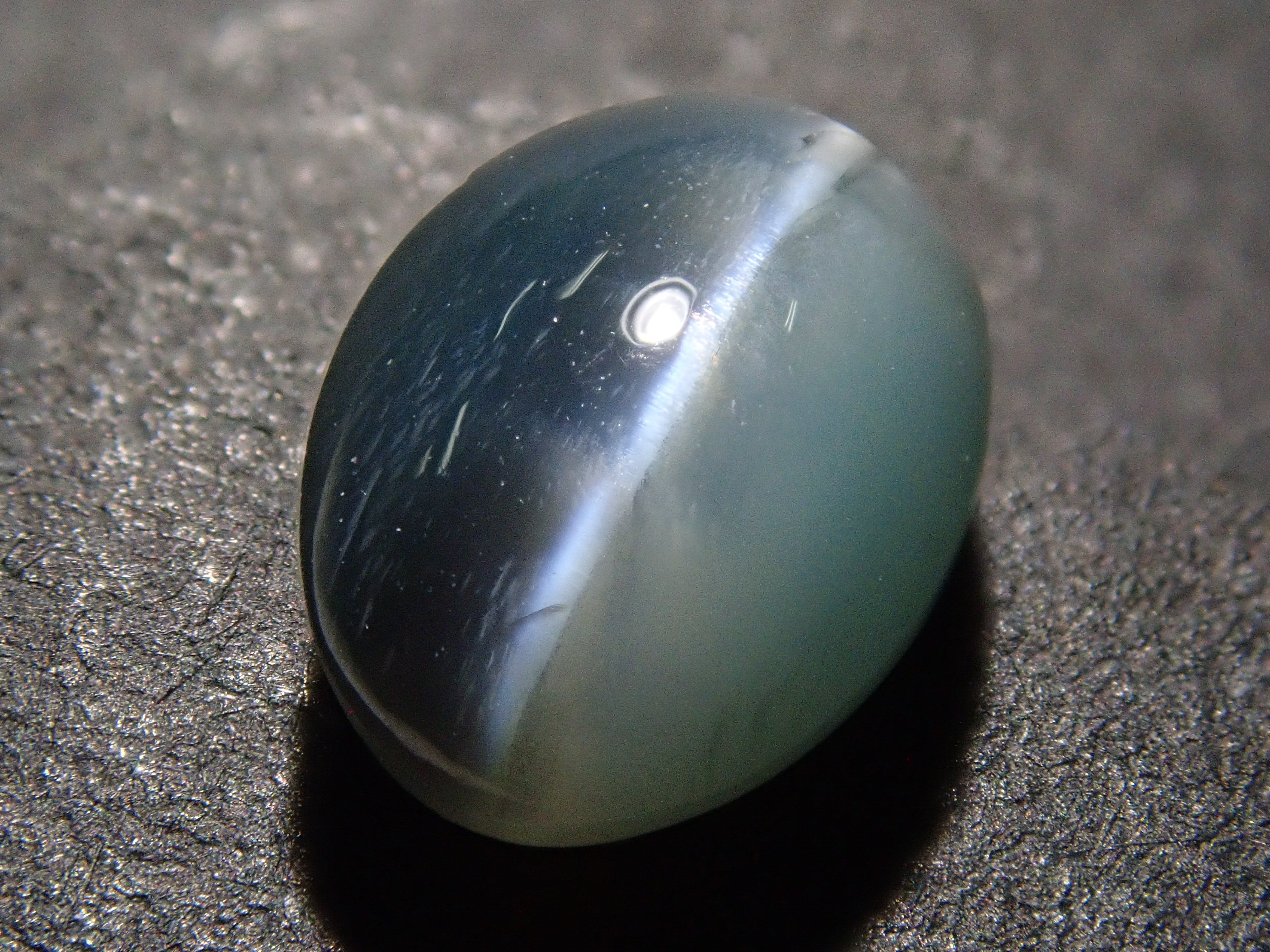 【12544778掲載】クリソベリルキャッツアイ 1.929ctルース