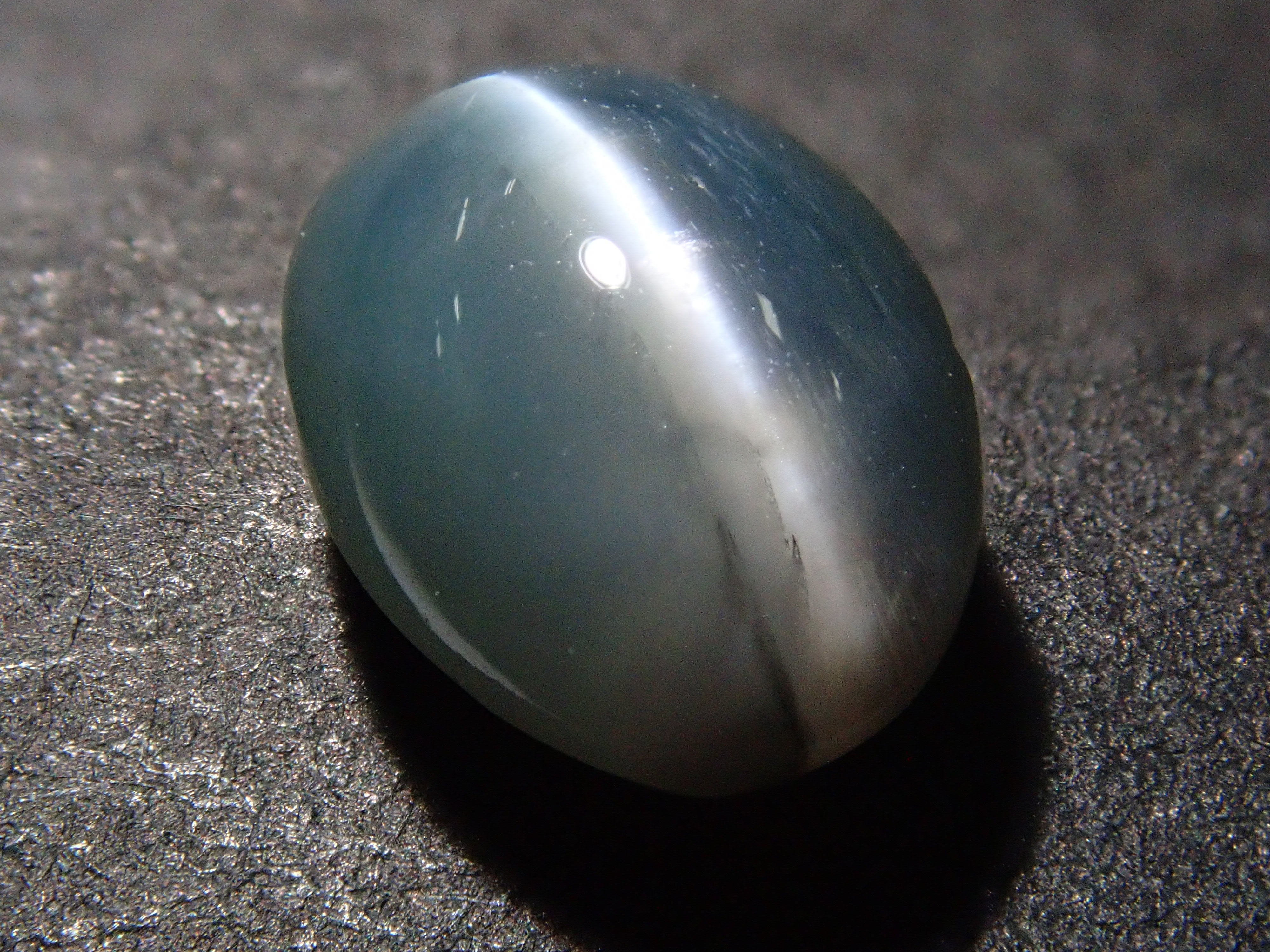 【12544778掲載】クリソベリルキャッツアイ 1.929ctルース