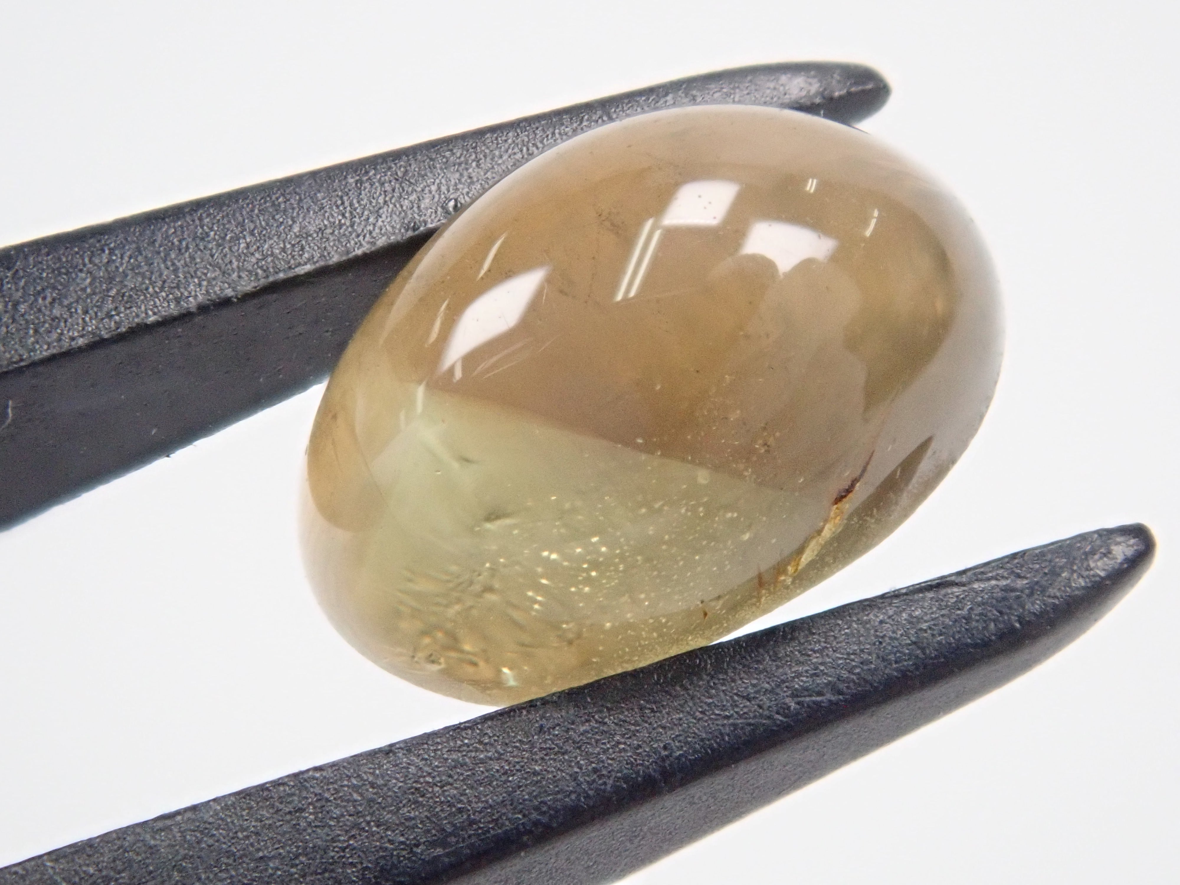 クリソベリルキャッツアイ 2.553ctルース(バイカラー)