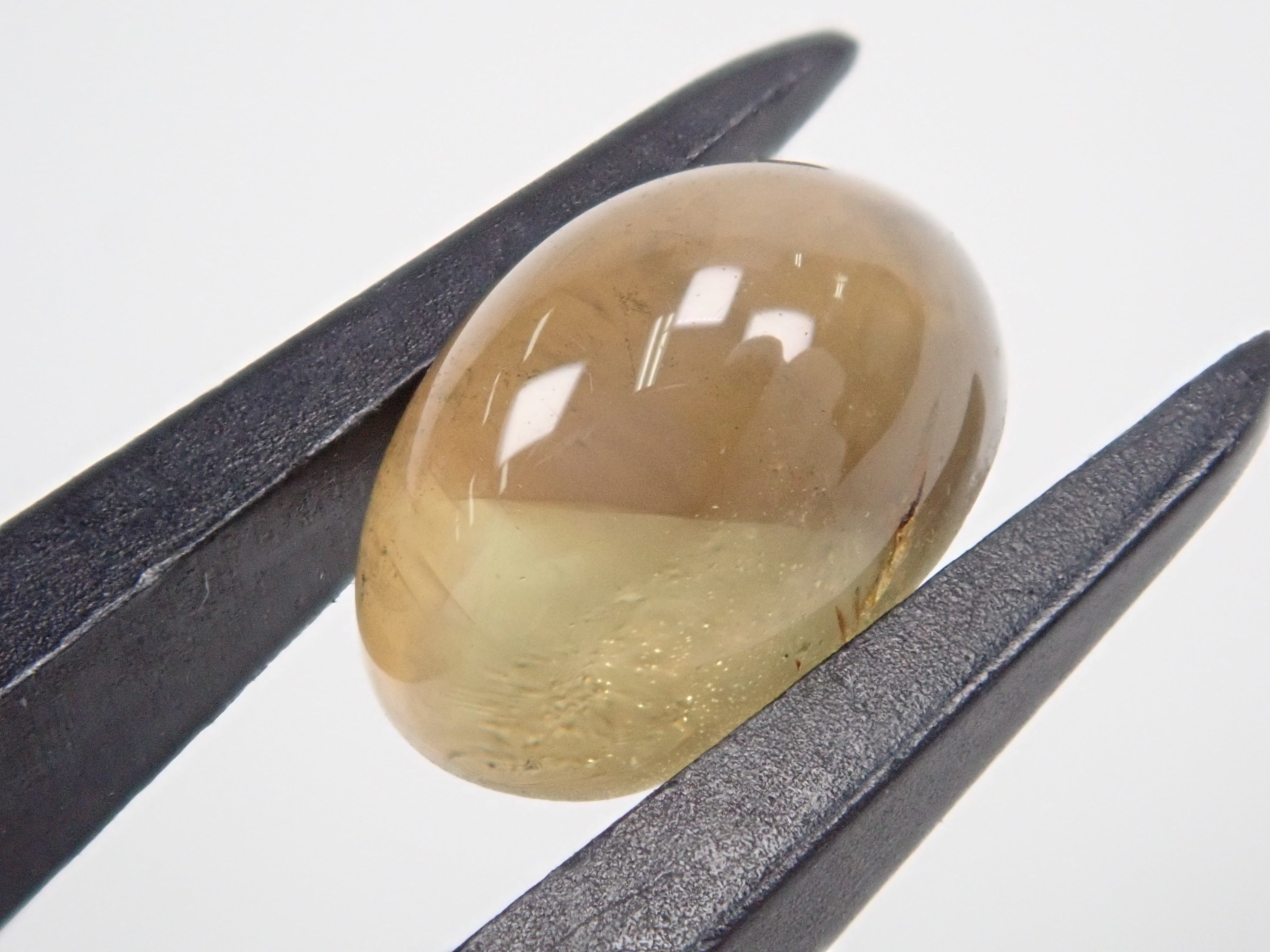 クリソベリルキャッツアイ 2.553ctルース(バイカラー)