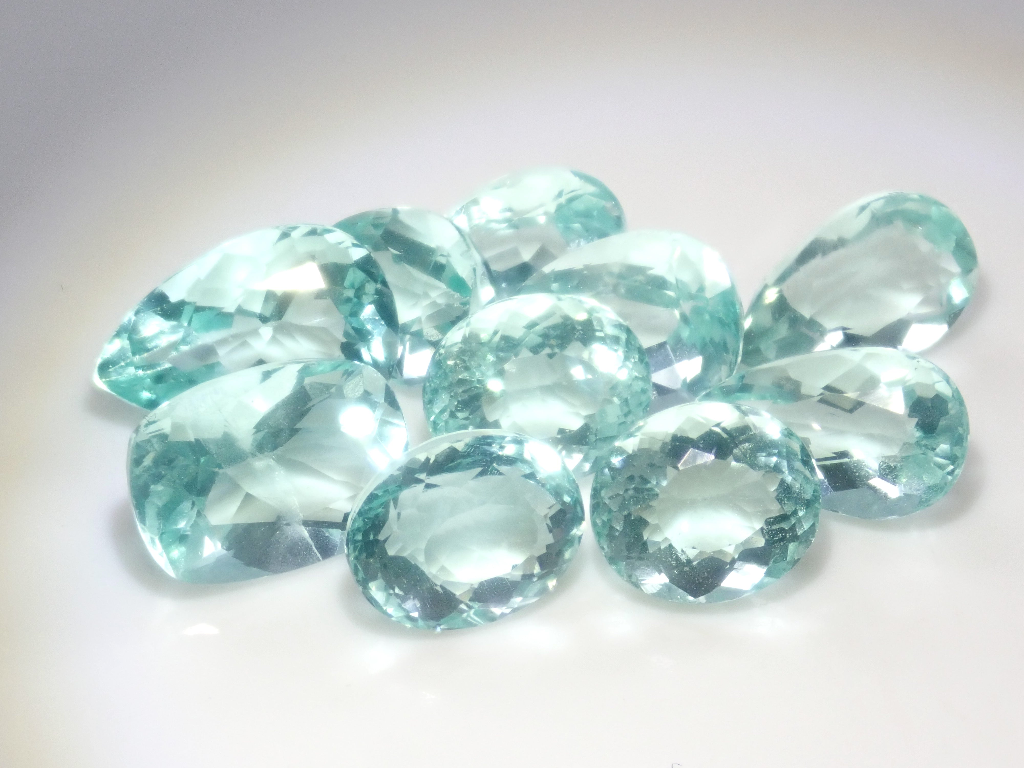 【8/14 22時販売】《限定10石》ジンバブエ産ミントフローライト1石ルース(平均2.2ct) 《複数購入割引有》