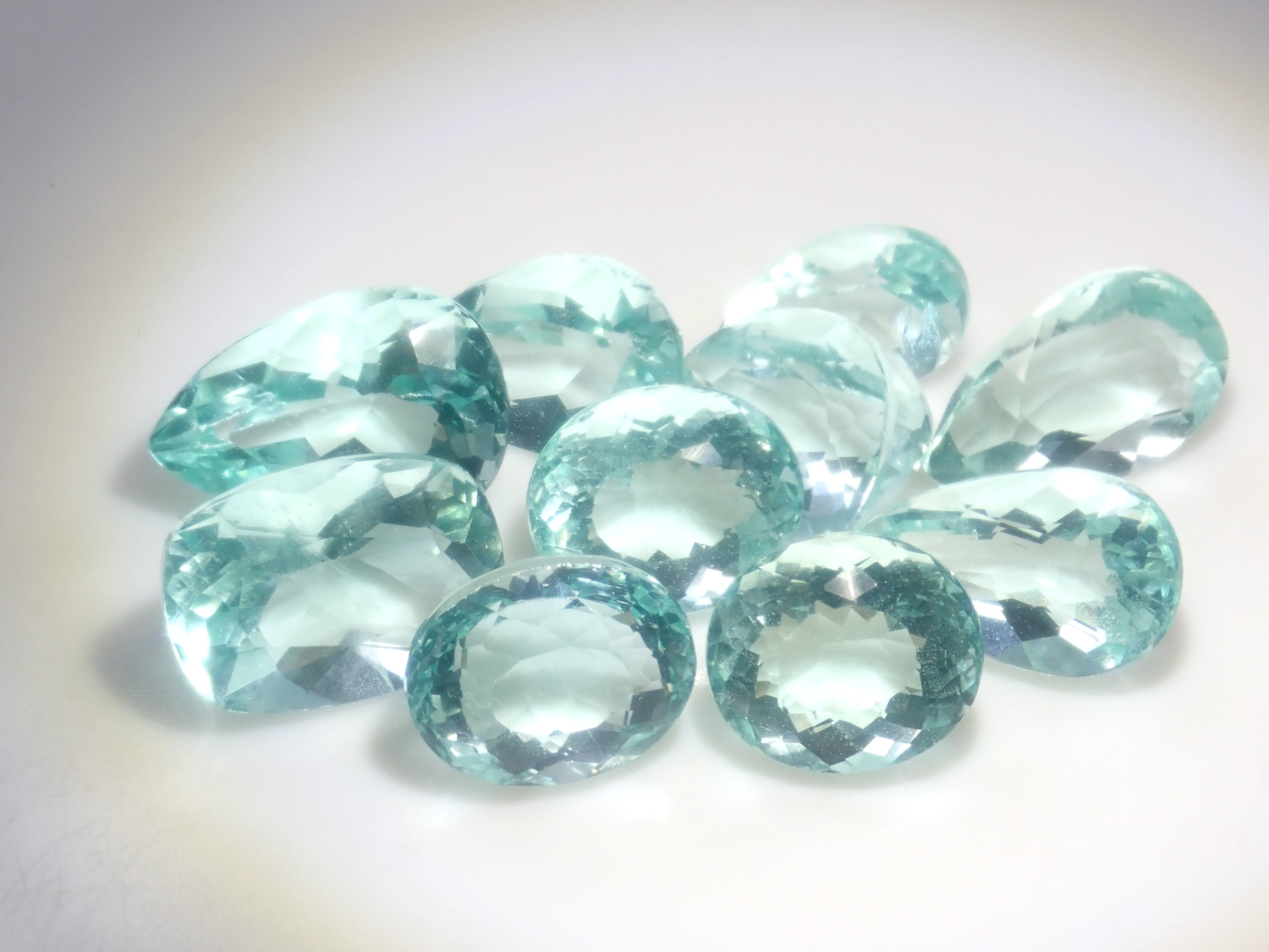 【8/14 22時販売】《限定10石》ジンバブエ産ミントフローライト1石ルース(平均2.2ct) 《複数購入割引有》