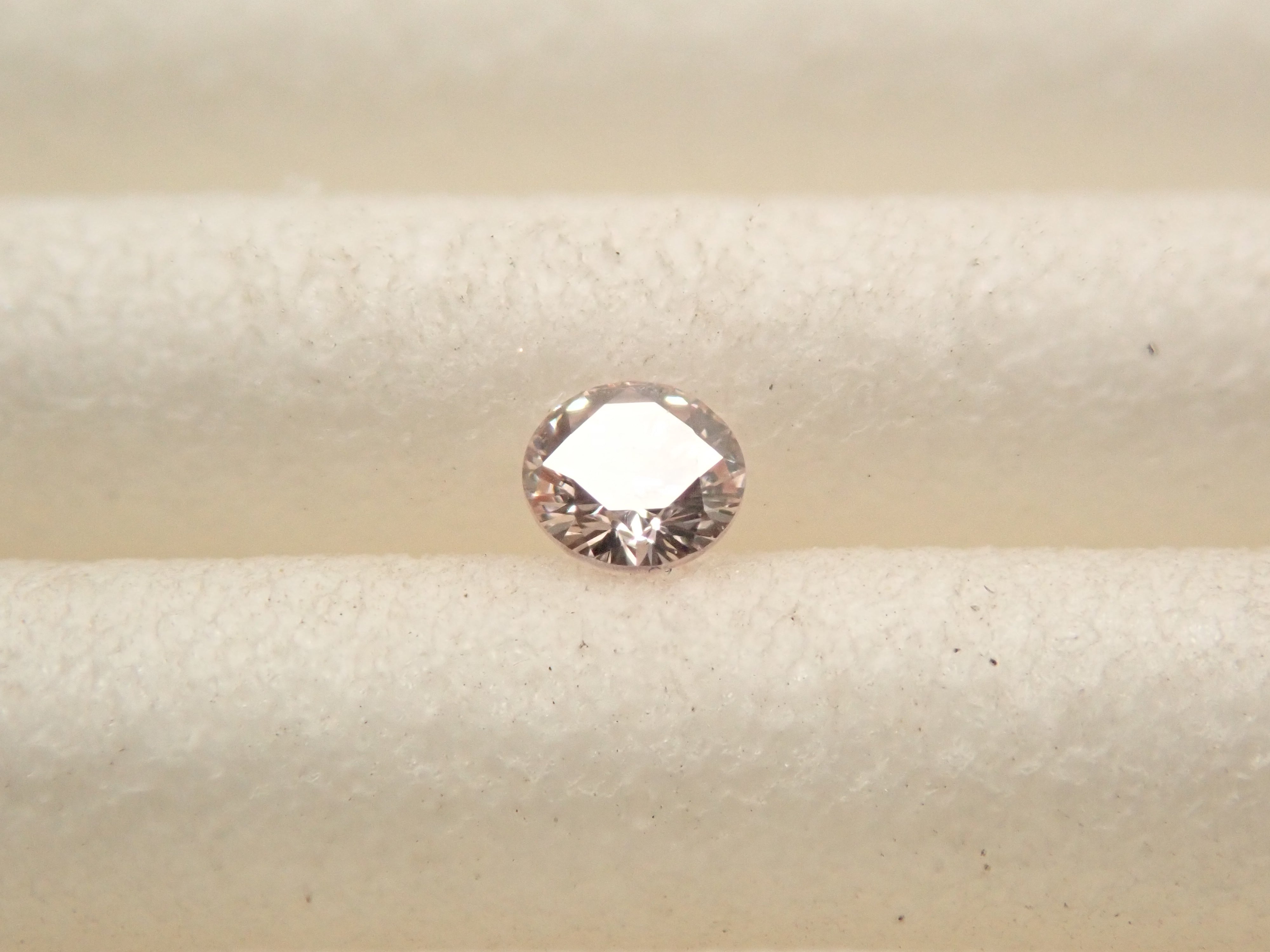 ピンクダイヤモンド 0.039ctルース(LIGHT PINK, VS2)