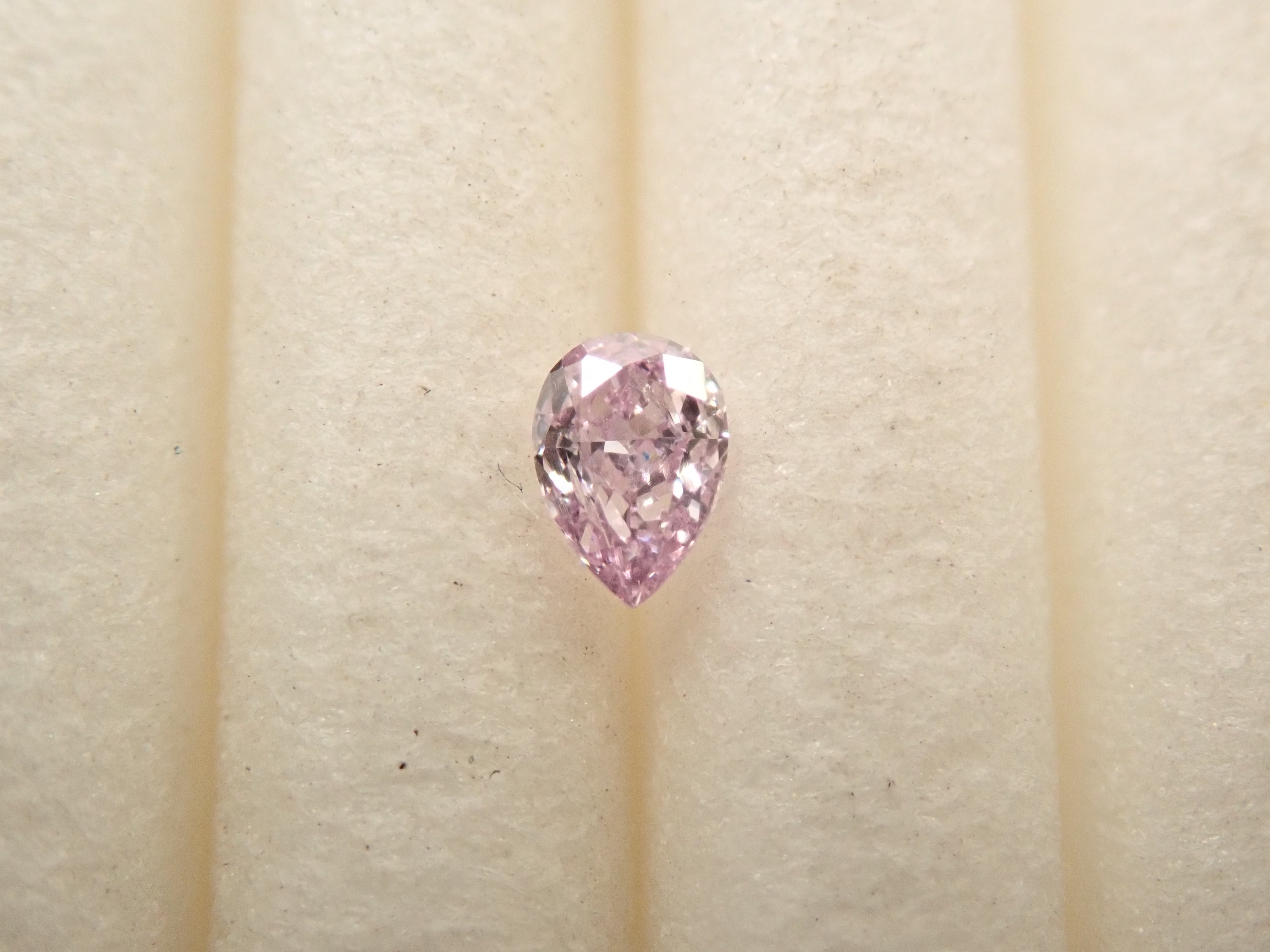 パープルダイヤモンド 0.041ctルース(FANCY PINK PURPLE, SI2)