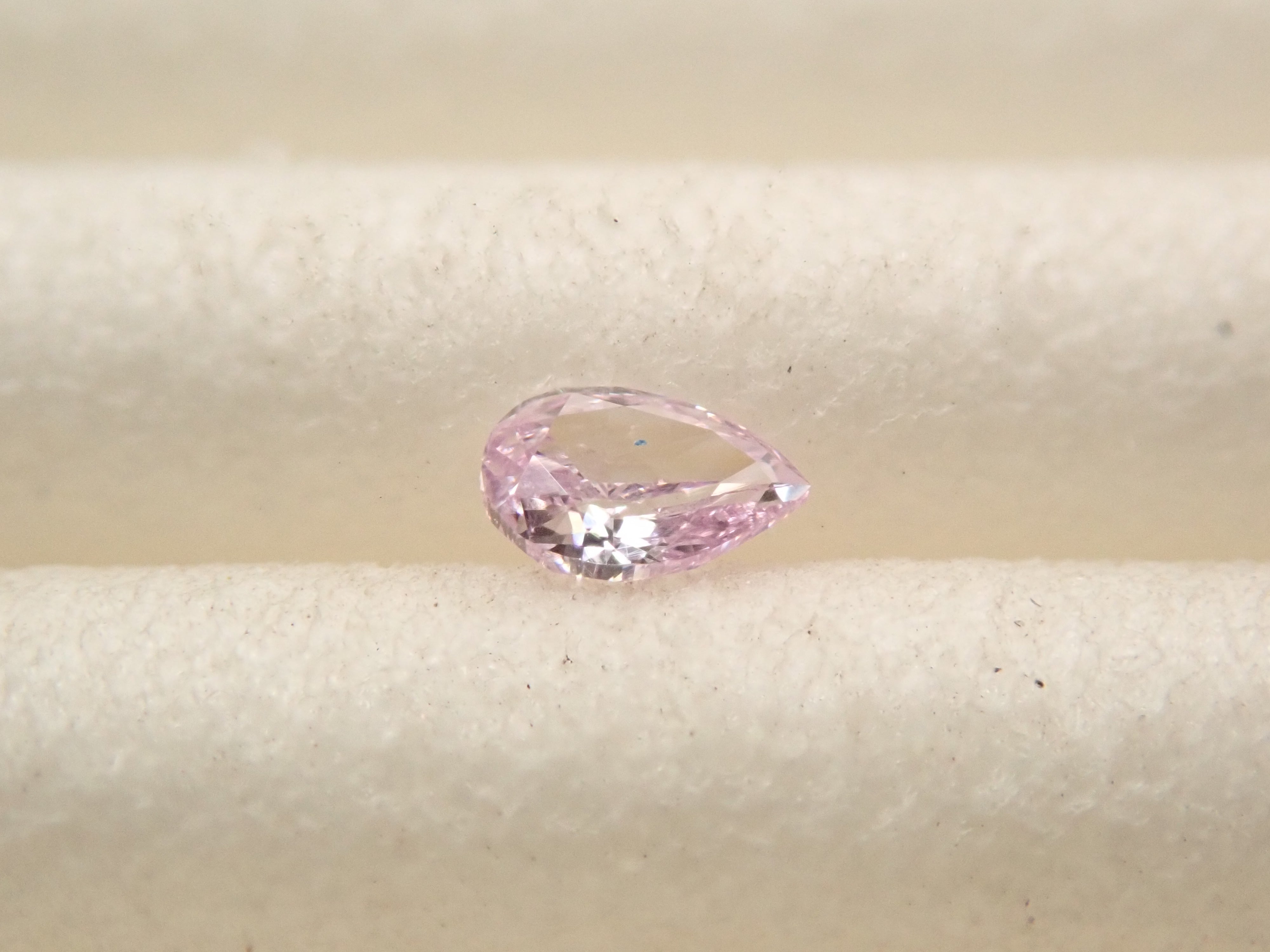 パープルダイヤモンド 0.041ctルース(FANCY PINK PURPLE, SI2)