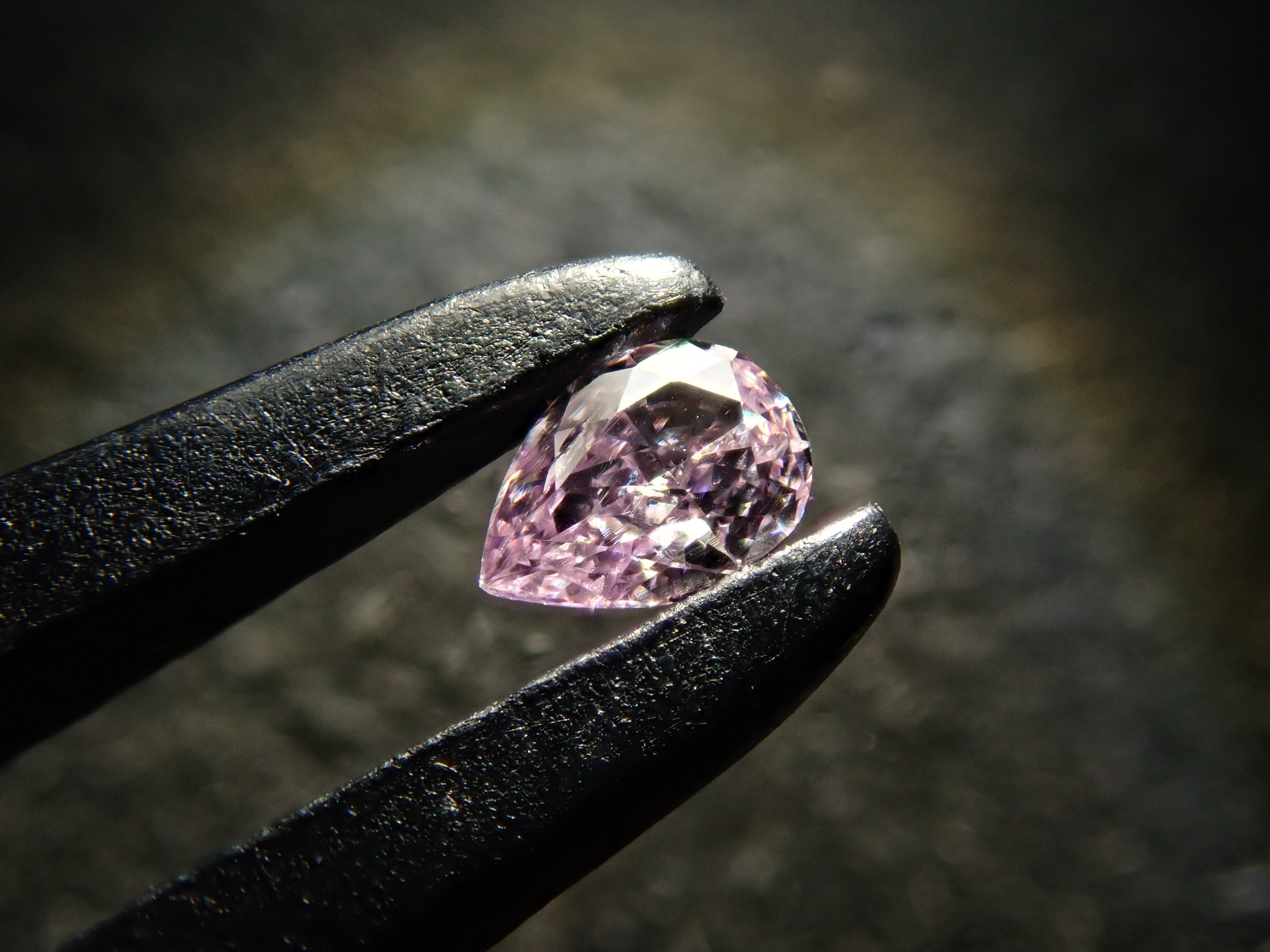 パープルダイヤモンド 0.041ctルース(FANCY PINK PURPLE, SI2)