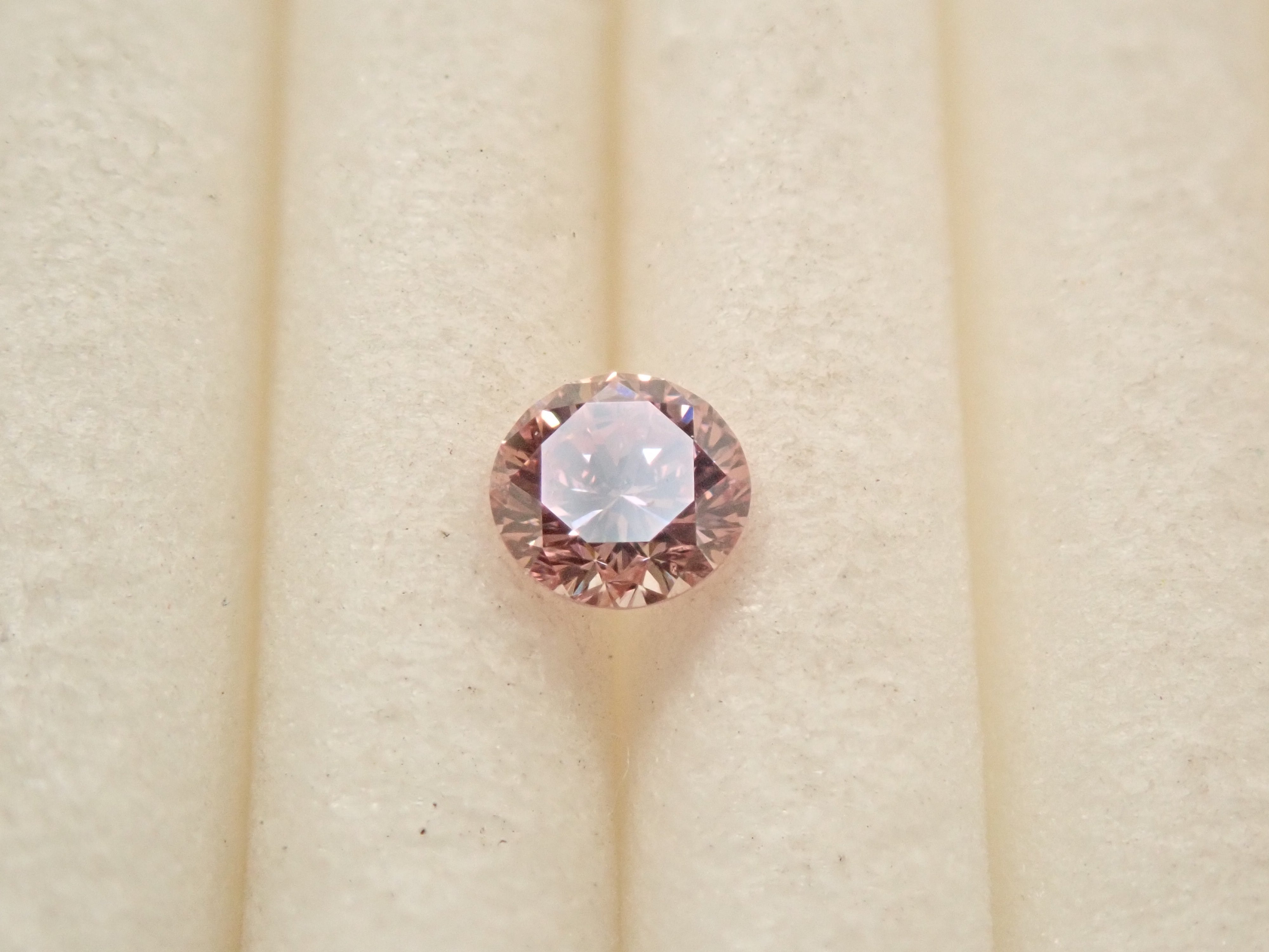 ピンクダイヤモンド 3.0mm/0.110ctルース(FANCY INTENSE PINK, SI2)