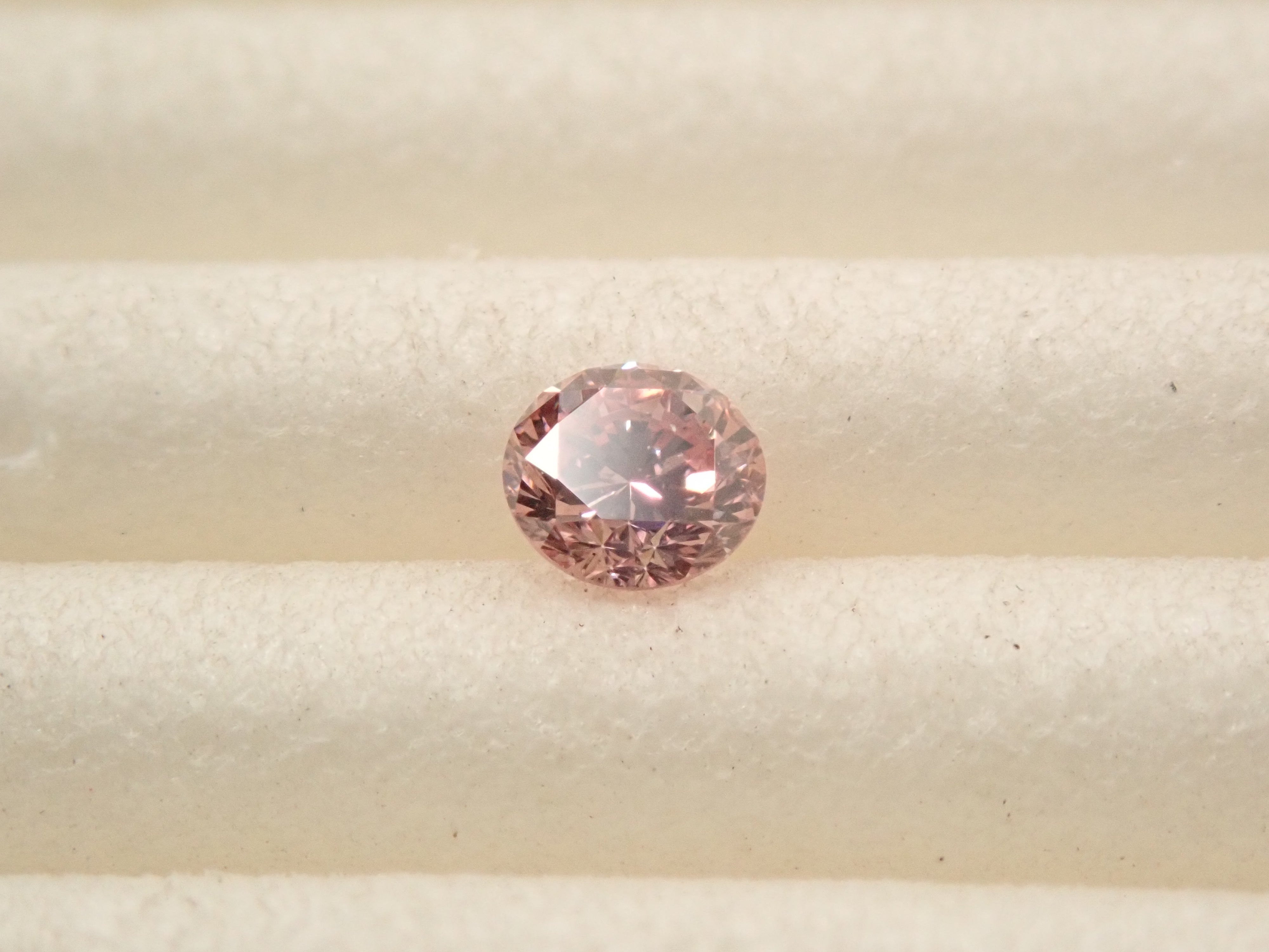 ピンクダイヤモンド 3.0mm/0.110ctルース(FANCY INTENSE PINK, SI2)
