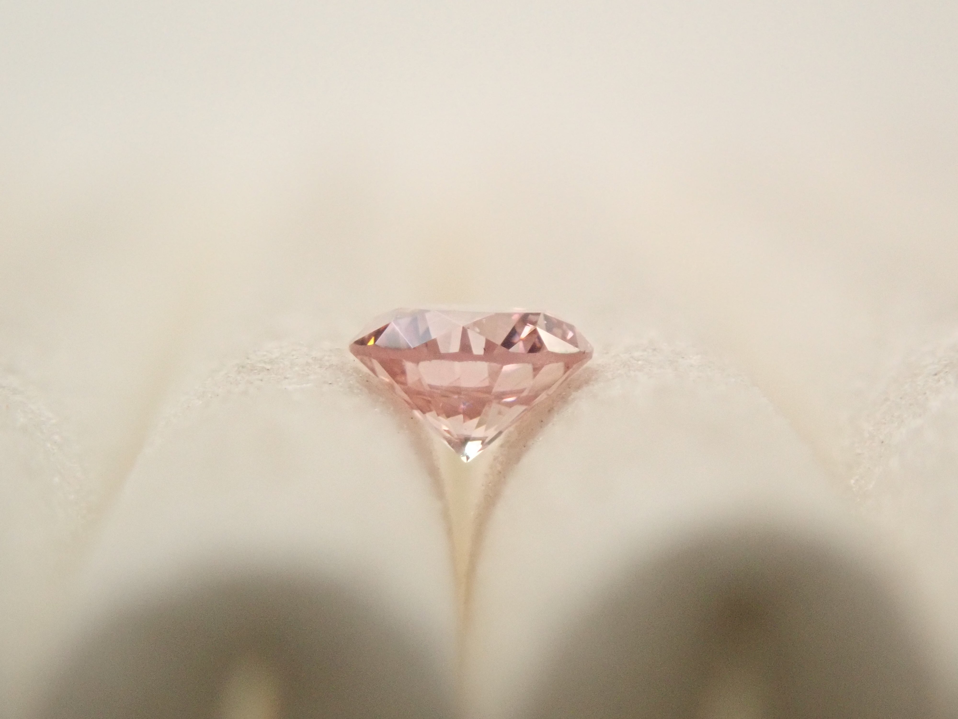 ピンクダイヤモンド 3.0mm/0.110ctルース(FANCY INTENSE PINK, SI2)