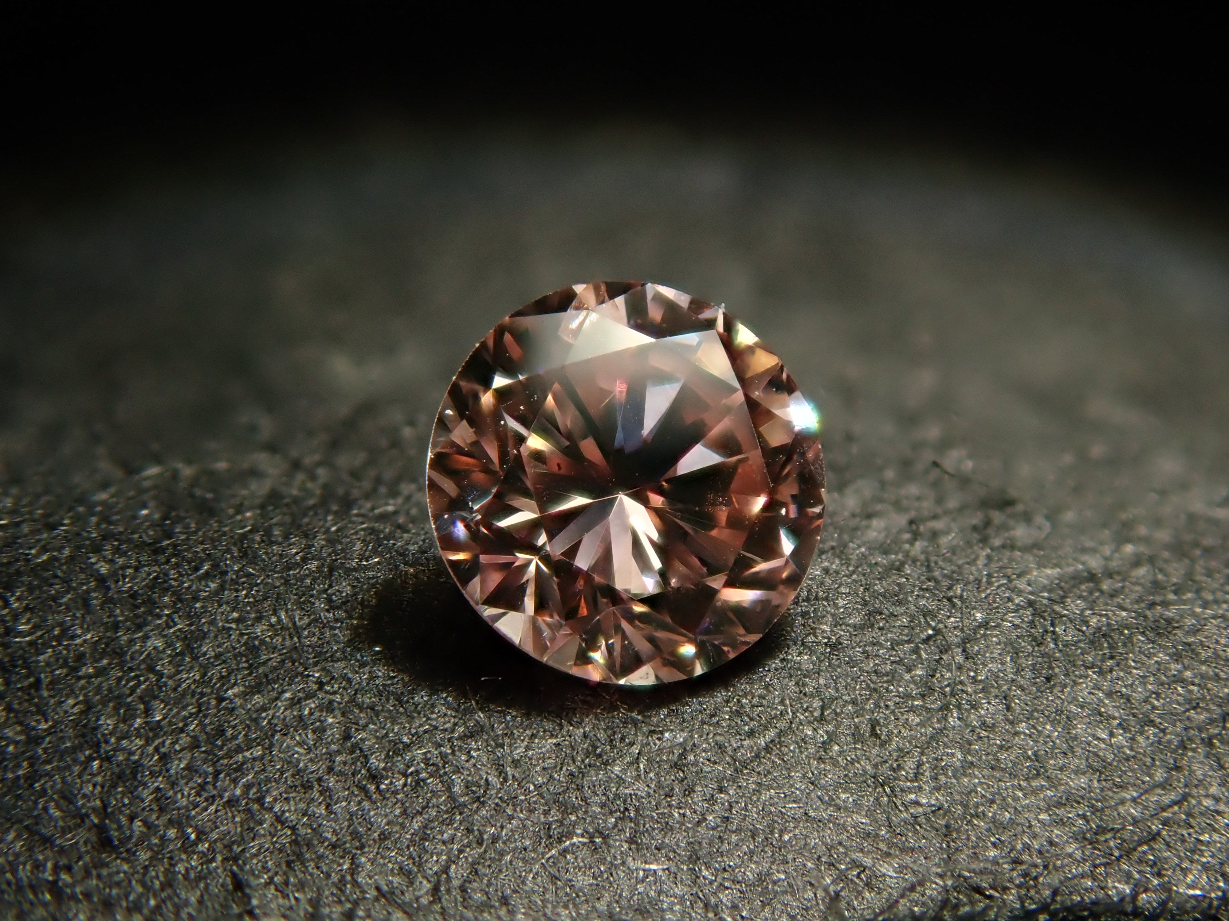 ピンクダイヤモンド 3.0mm/0.110ctルース(FANCY INTENSE PINK, SI2)