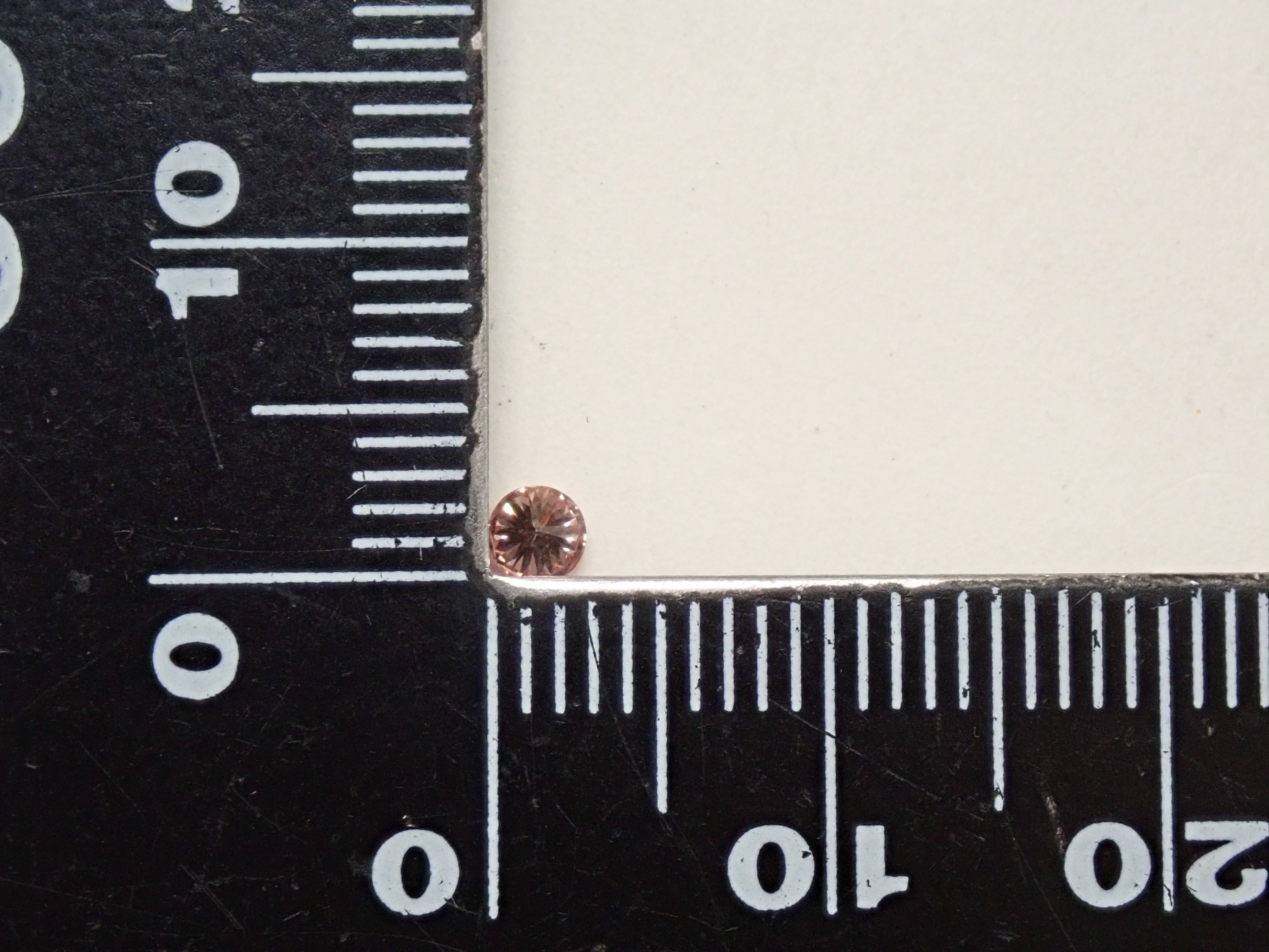 ピンクダイヤモンド 3.0mm/0.110ctルース(FANCY INTENSE PINK, SI2)