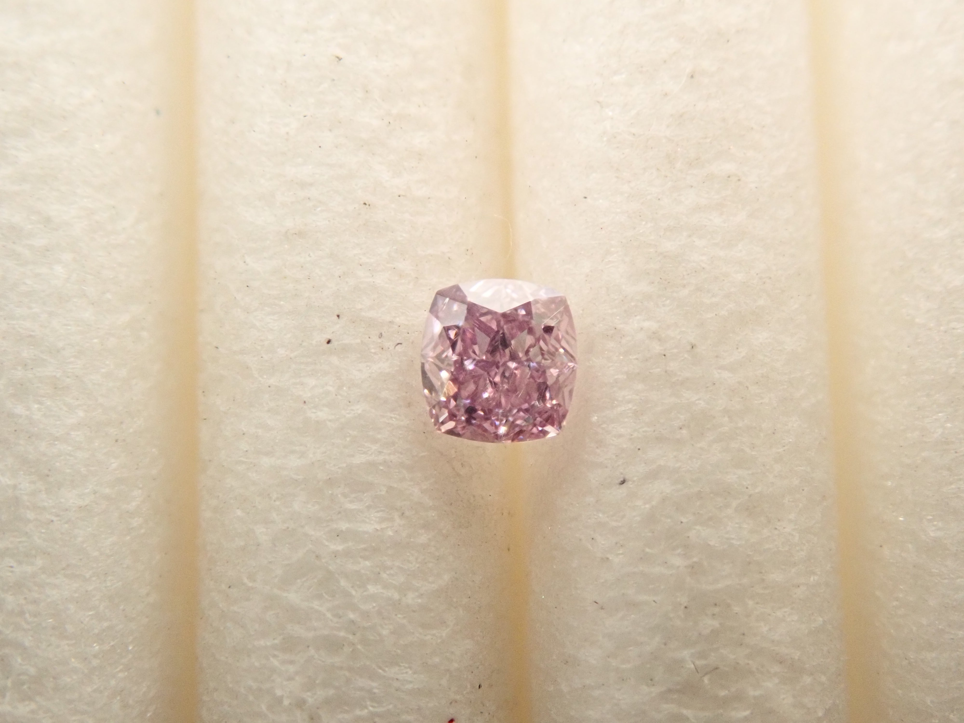 ピンクダイヤモンド 0.049ctルース(FANCY INTENSE PURPLE PINK, VS2)