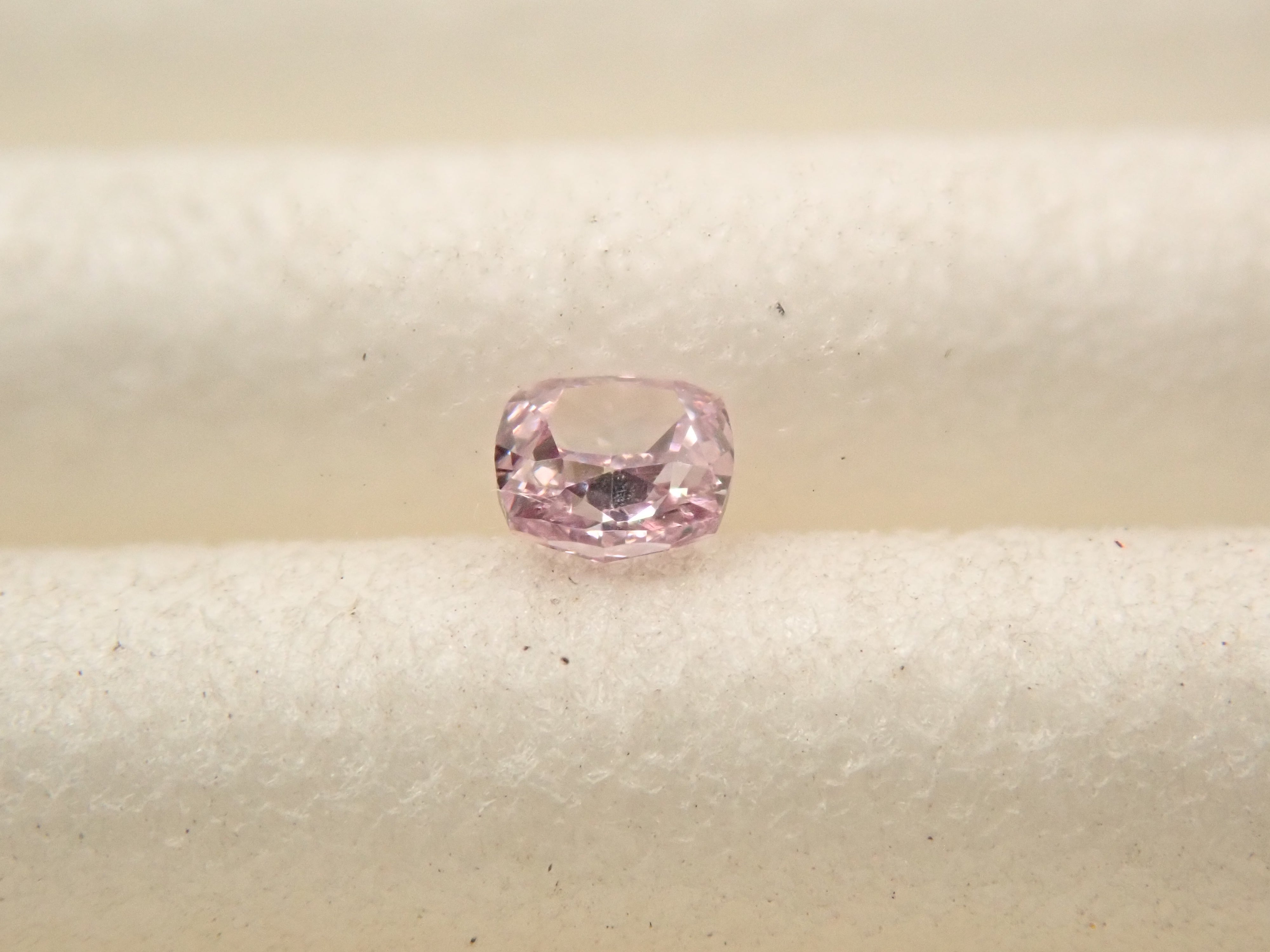 ピンクダイヤモンド 0.049ctルース(FANCY INTENSE PURPLE PINK, VS2)