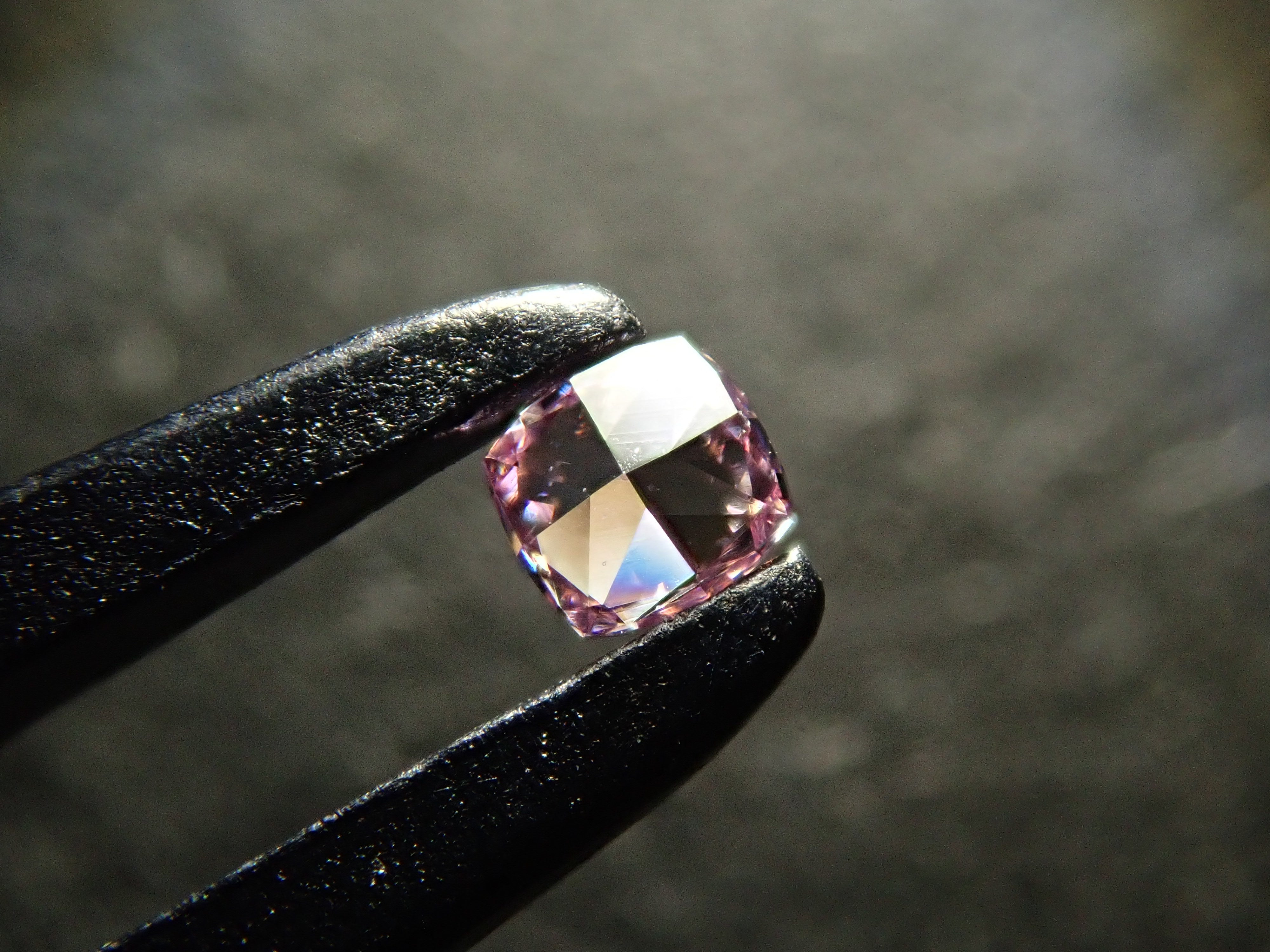ピンクダイヤモンド 0.049ctルース(FANCY INTENSE PURPLE PINK, VS2)