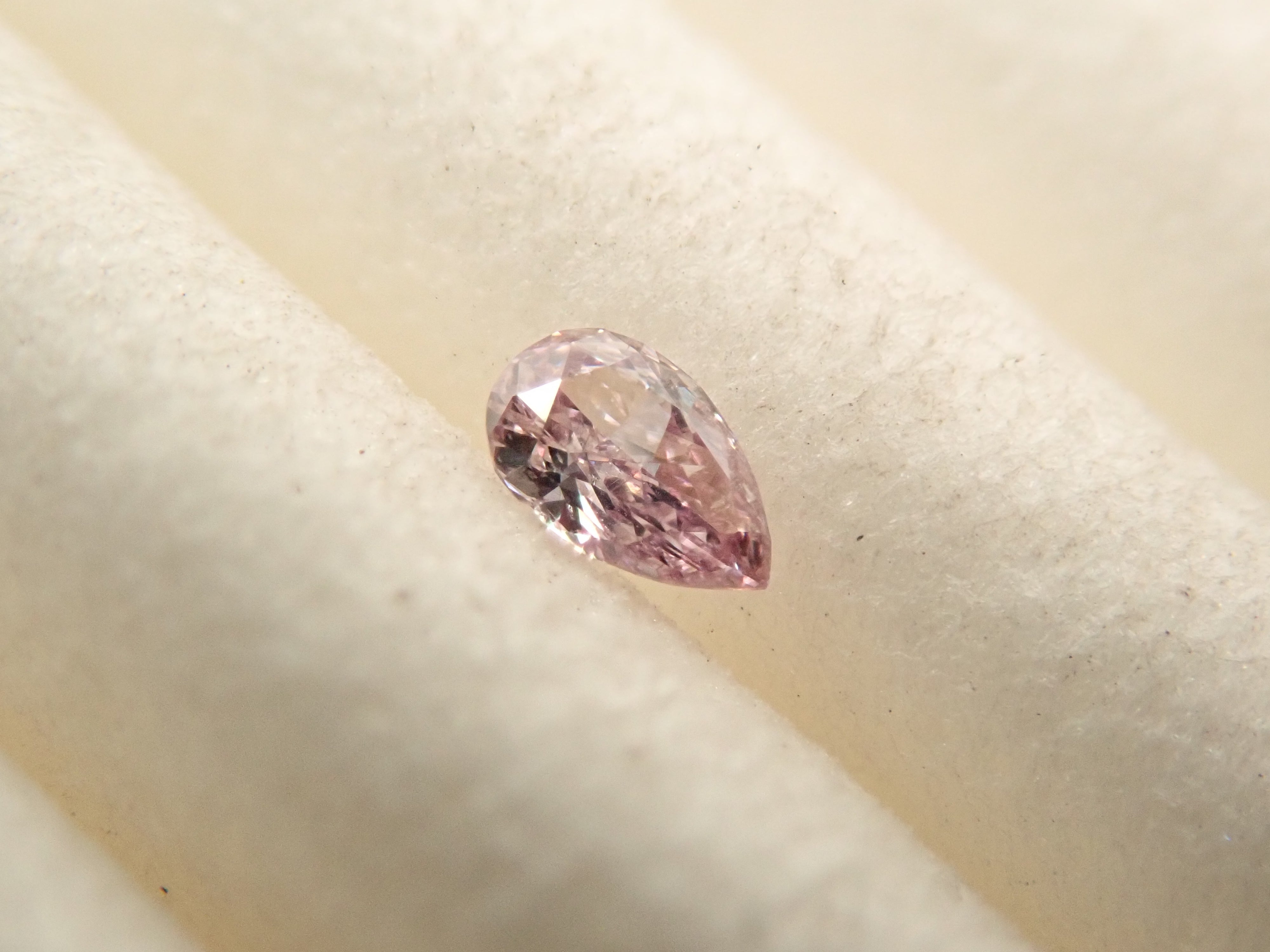 ピンクダイヤモンド 0.030ctルース(FANCY LIGHT PURPLE PINK, SI1)