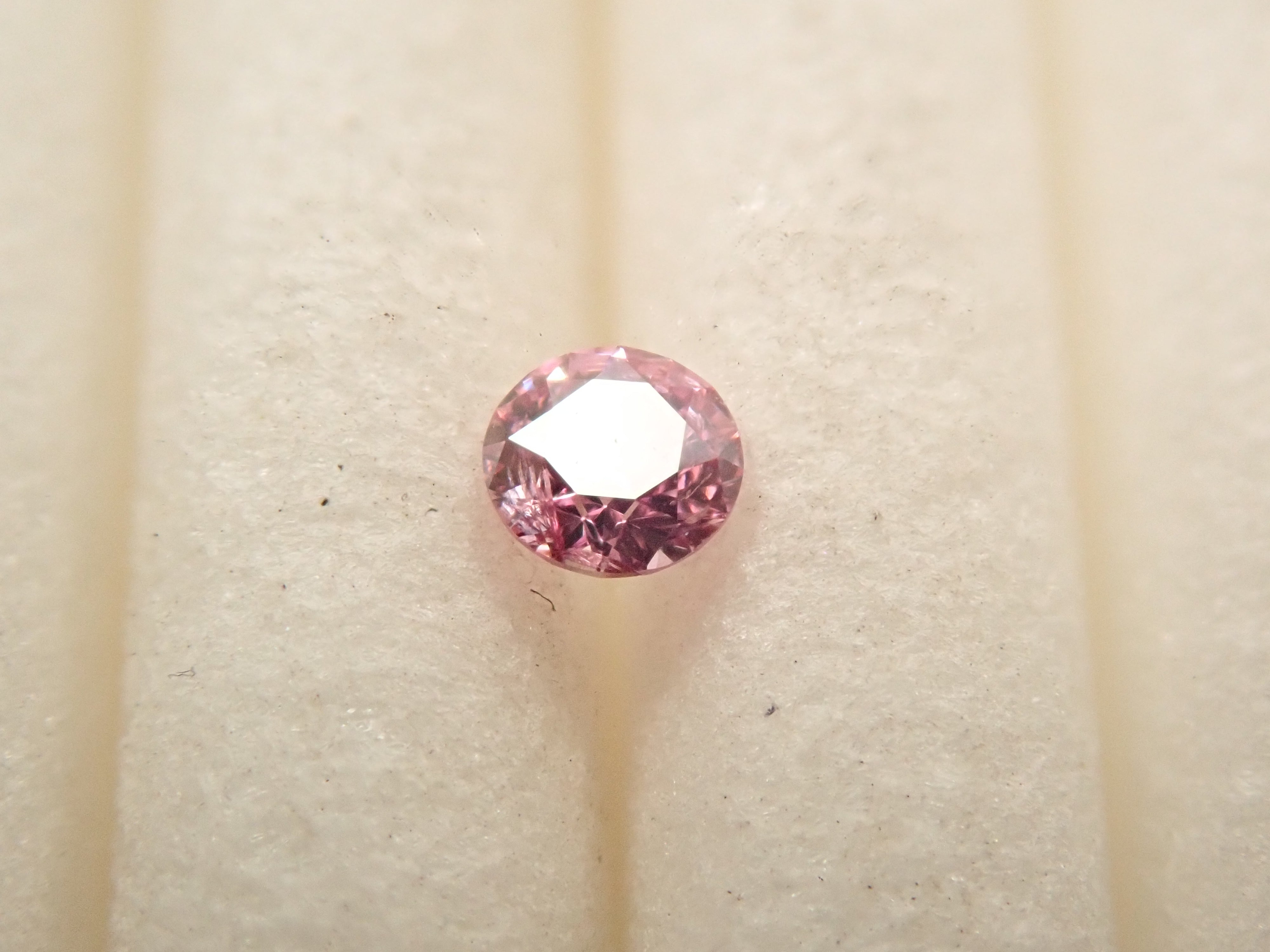 ピンクダイヤモンド 0.043ctルース(FANCY INTENSE PURPLISH PINK, I1)
