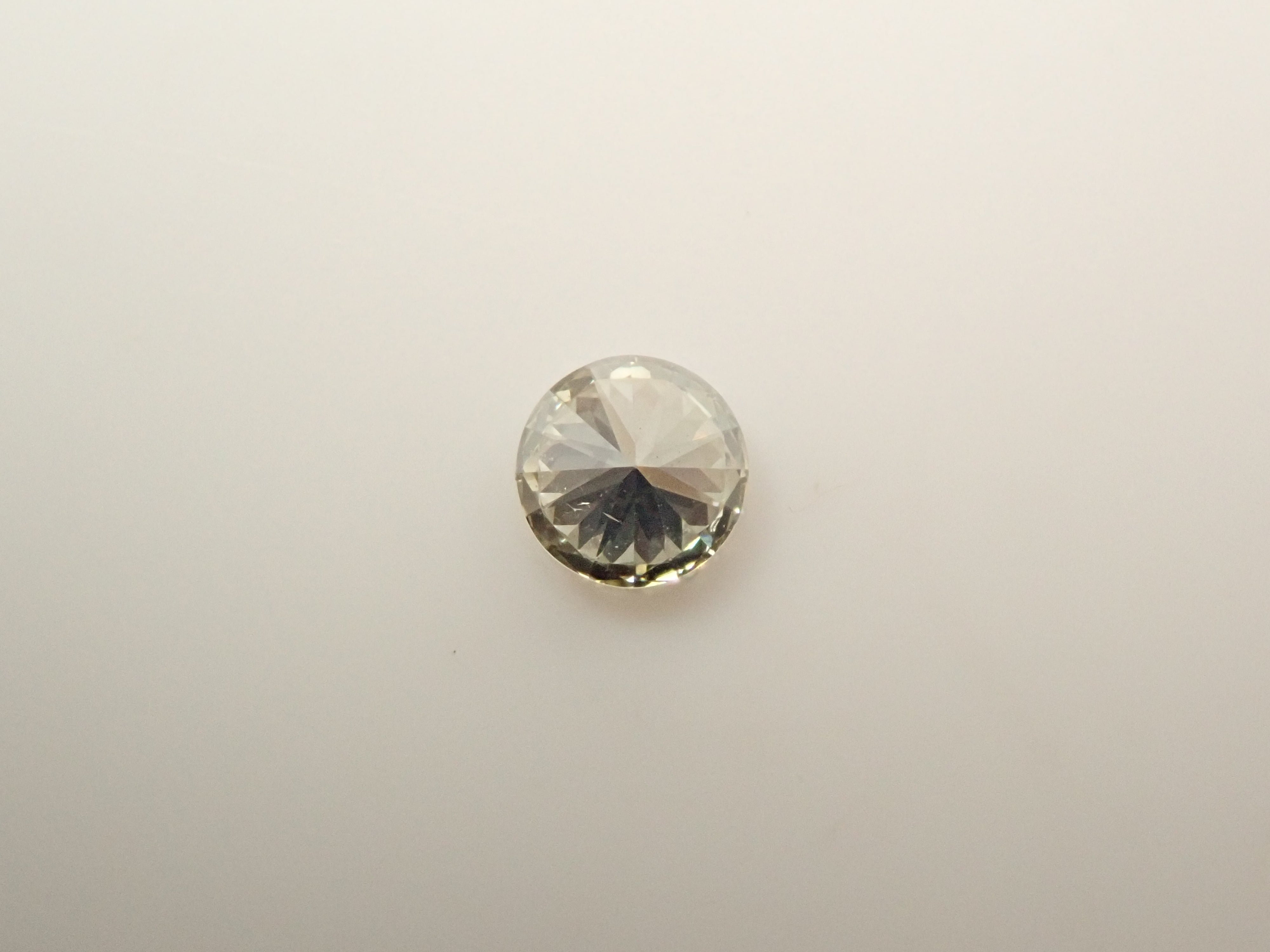 カメレオンダイヤモンド 0.126ctルース(FANCY LIGHT GRAY YELLOW GREEN, SI2)