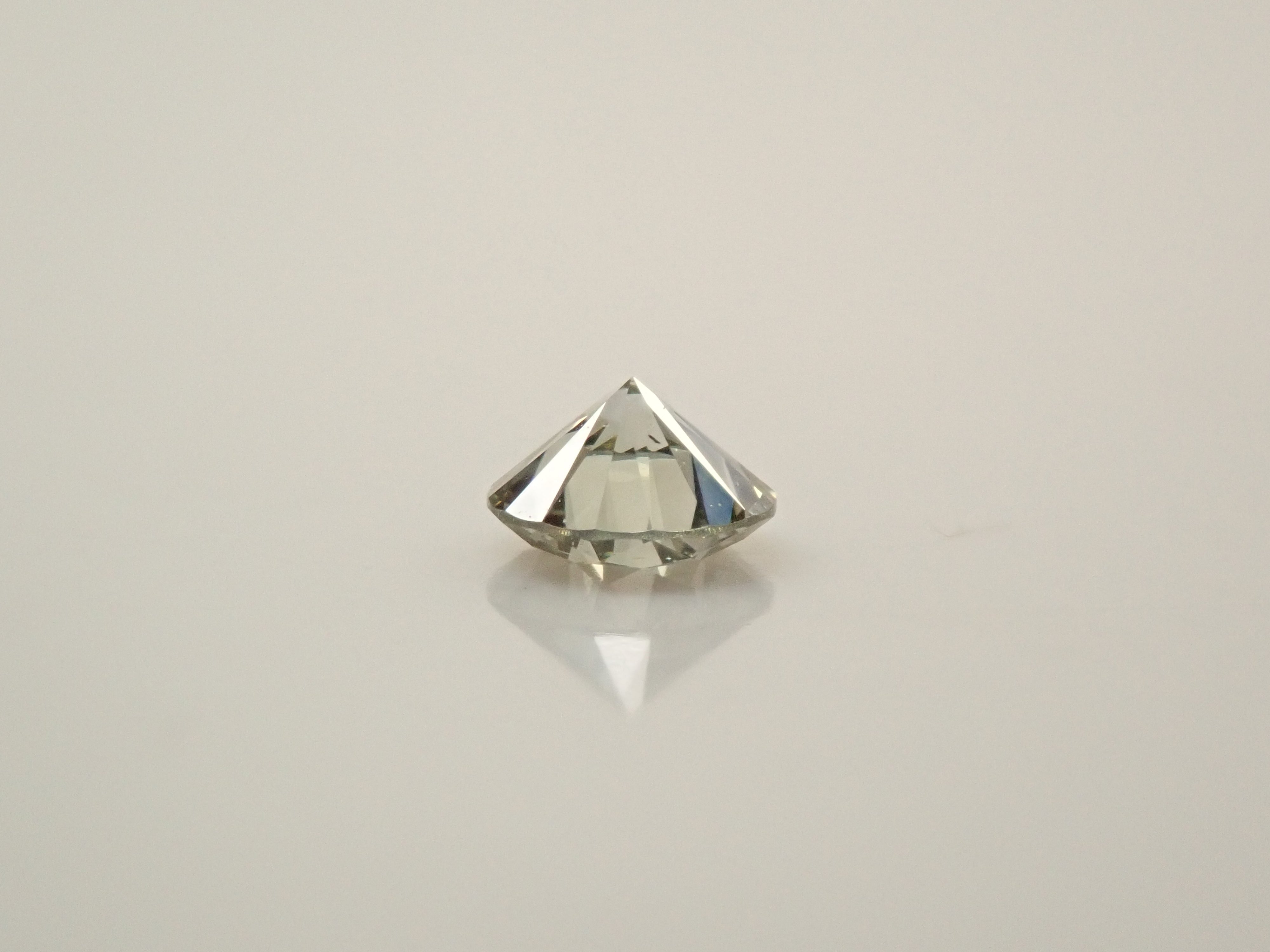 カメレオンダイヤモンド 0.126ctルース(FANCY LIGHT GRAY YELLOW GREEN, SI2)