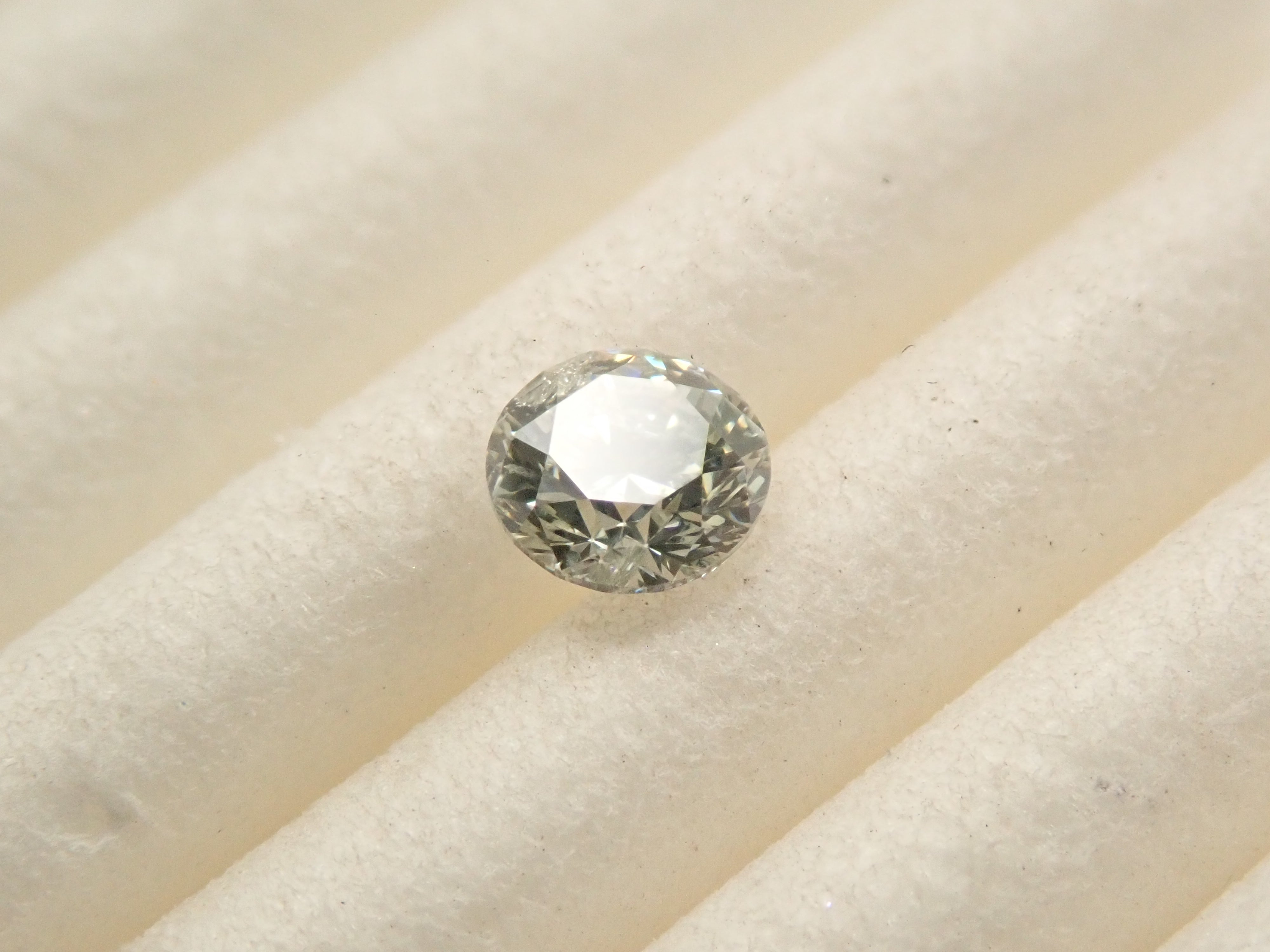 カメレオンダイヤモンド 0.202ctルース(FANCY LIGHT GRAYISH GREEN YELLOW, I1)