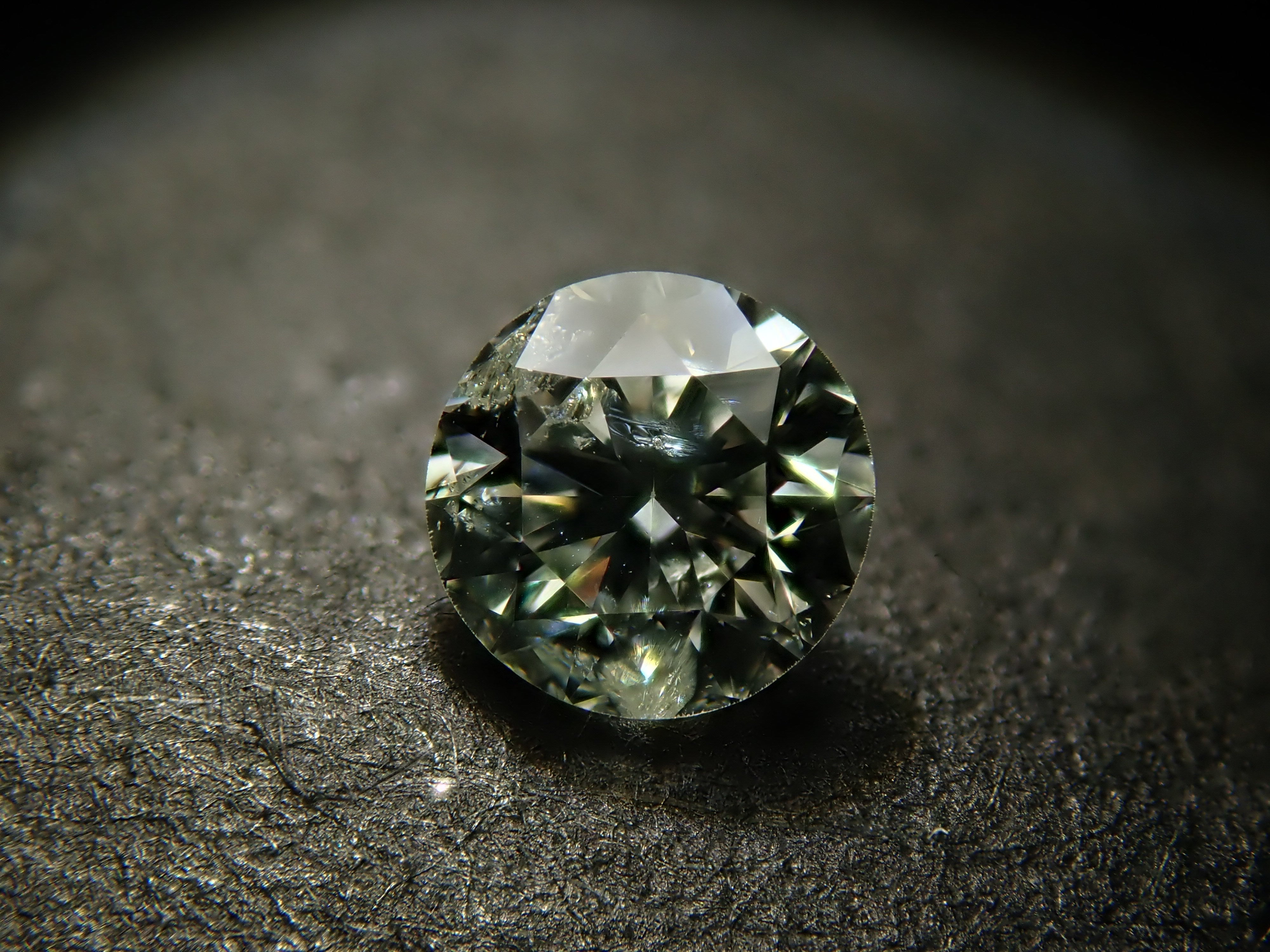 カメレオンダイヤモンド 0.202ctルース(FANCY LIGHT GRAYISH GREEN YELLOW, I1)