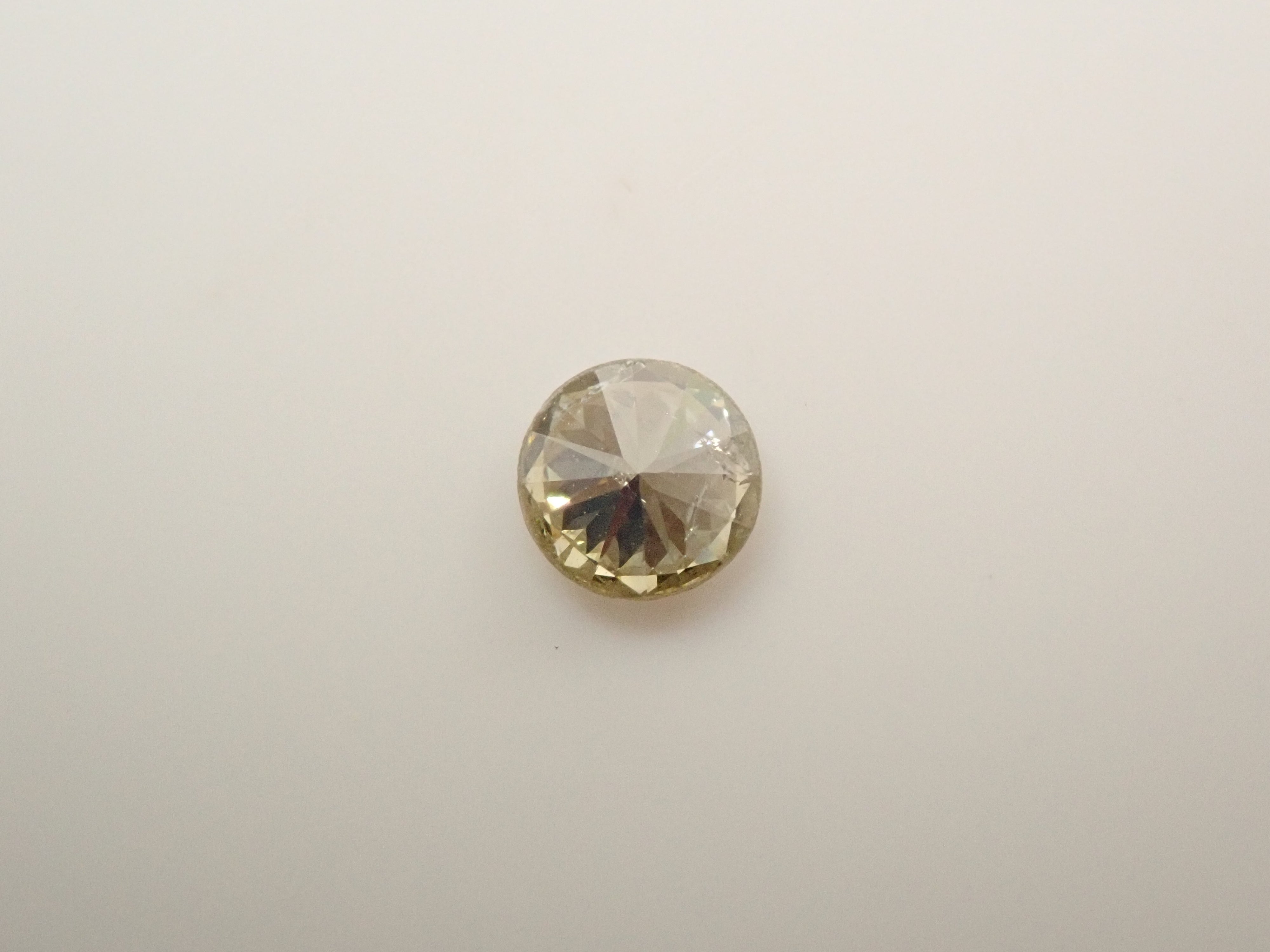 カメレオンダイヤモンド 0.143ctルース(FANCY LIGHT GRAY YELLOW GREEN, I1)