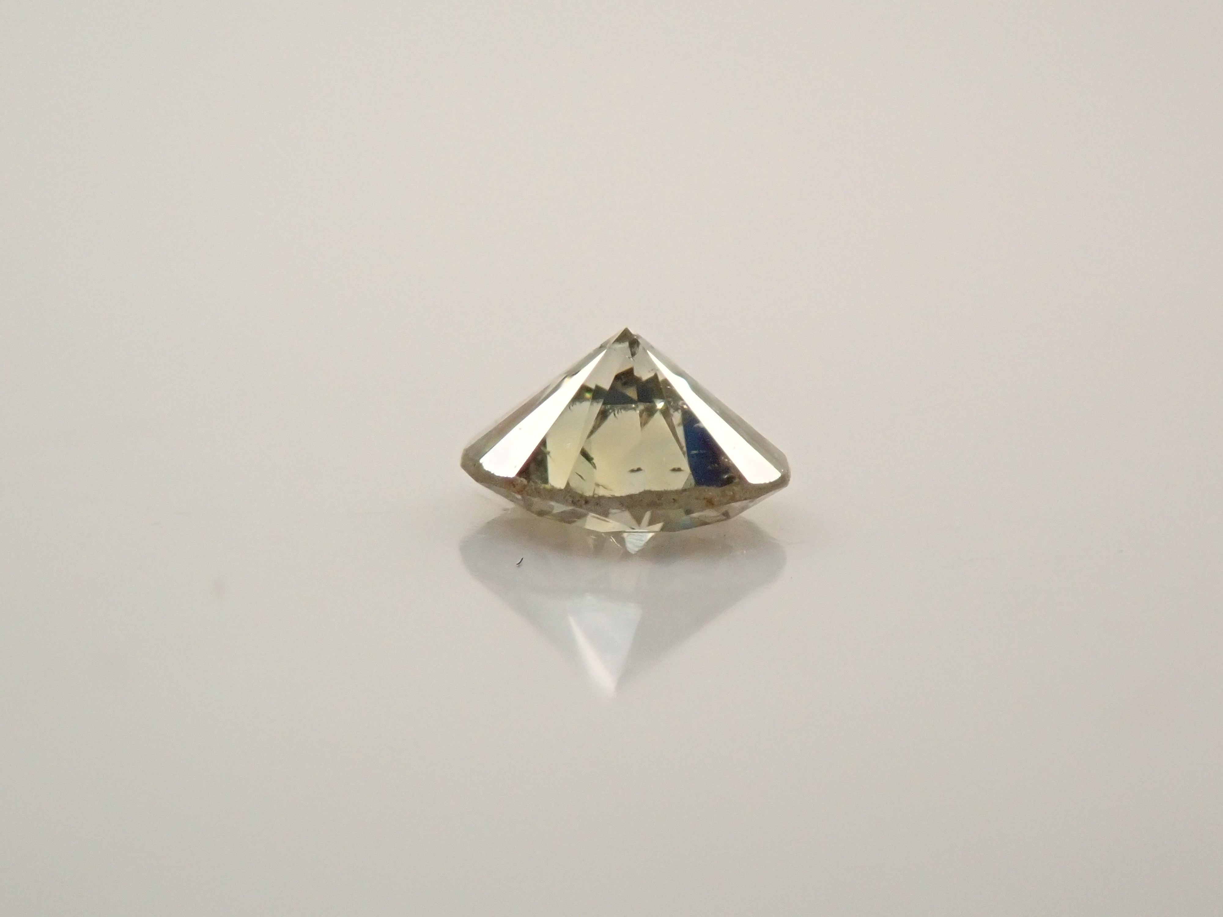 カメレオンダイヤモンド 0.143ctルース(FANCY LIGHT GRAY YELLOW GREEN, I1)