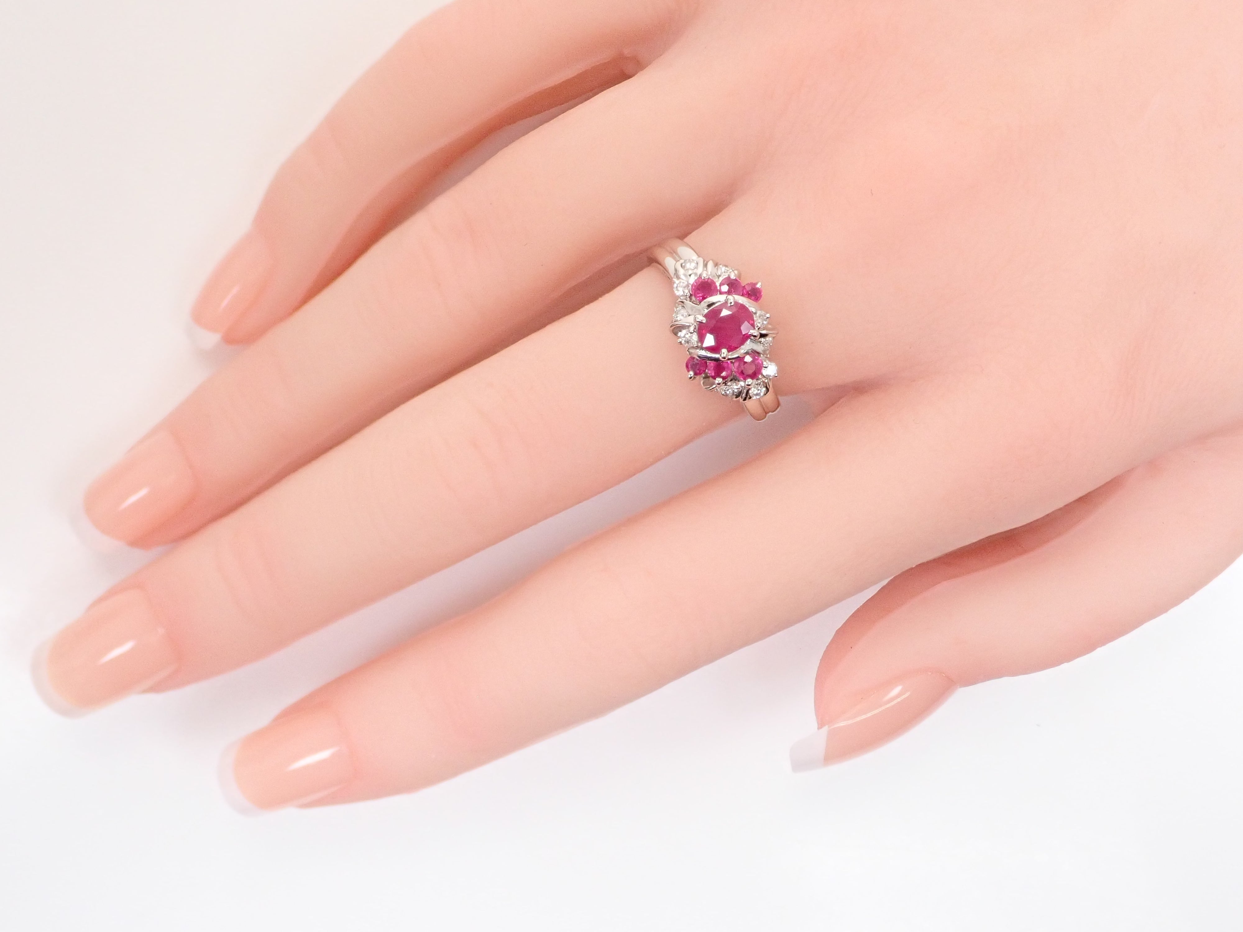 【8/6 22時販売】【カラフリ】Pt850 ルビー 0.85ct・ダイヤモンド0.09ctリング 鑑別書