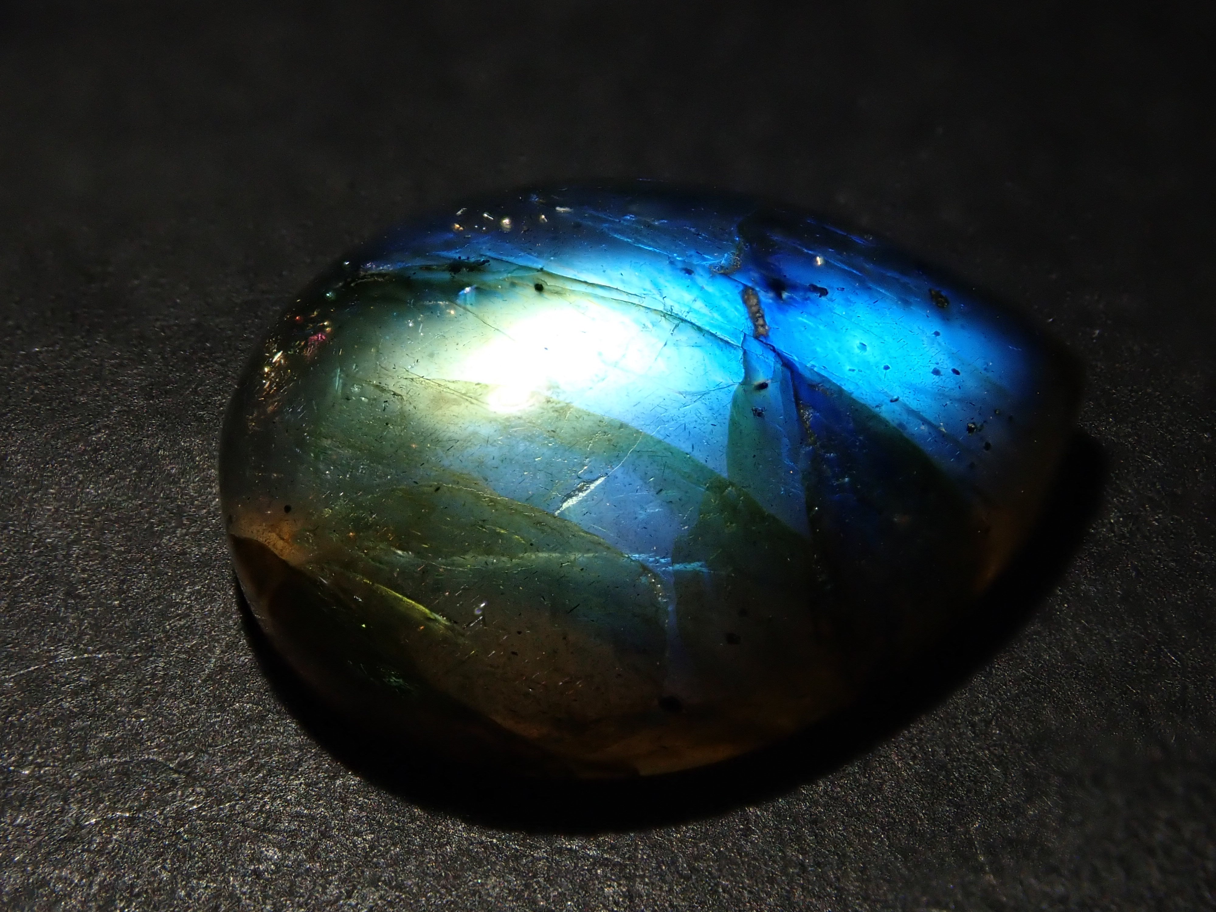 ラブラドライト1石ルース(12×16mm)《複数購入割引有》