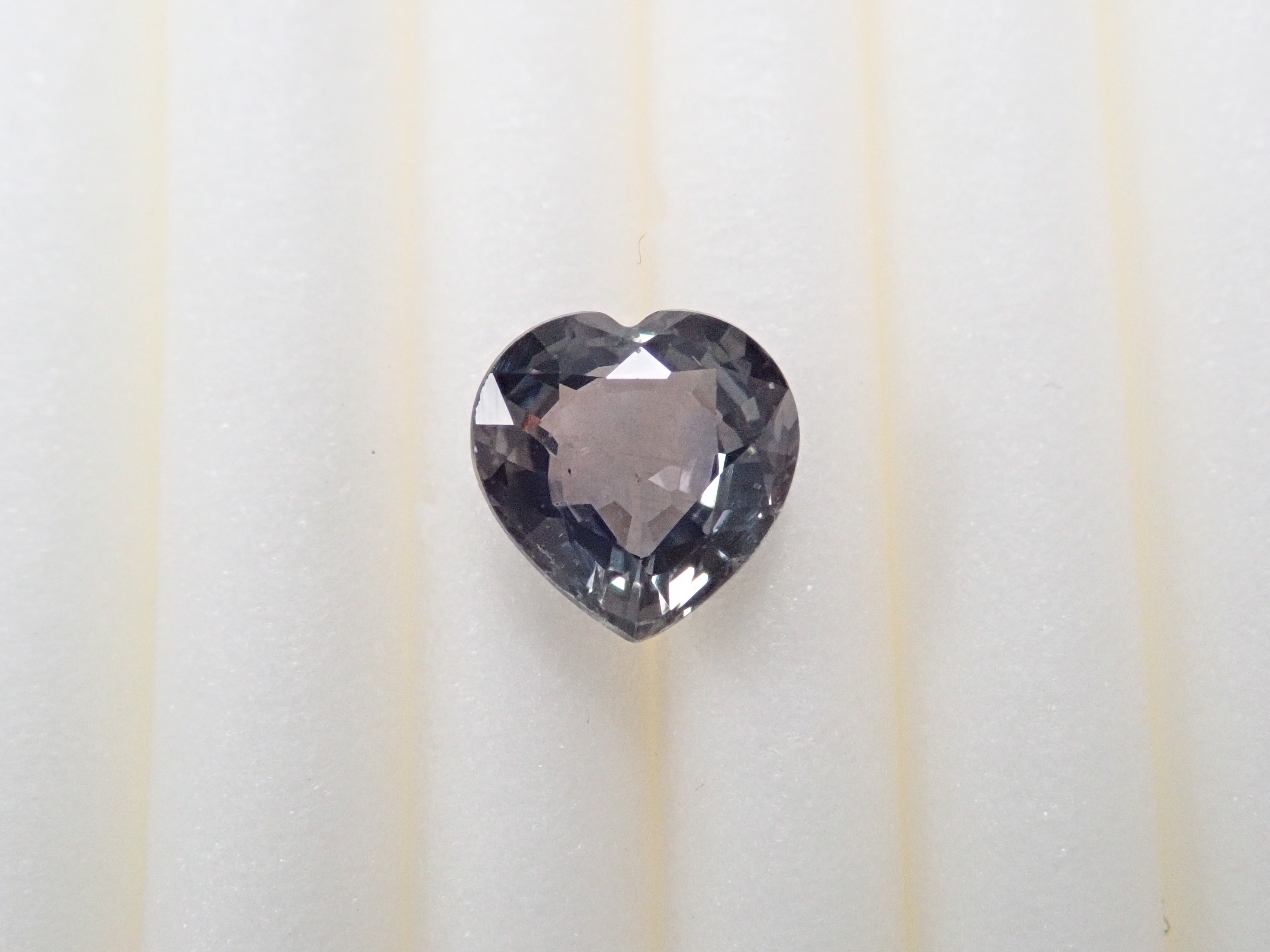 【12544888掲載】バイカラーサファイア 0.704ctルース