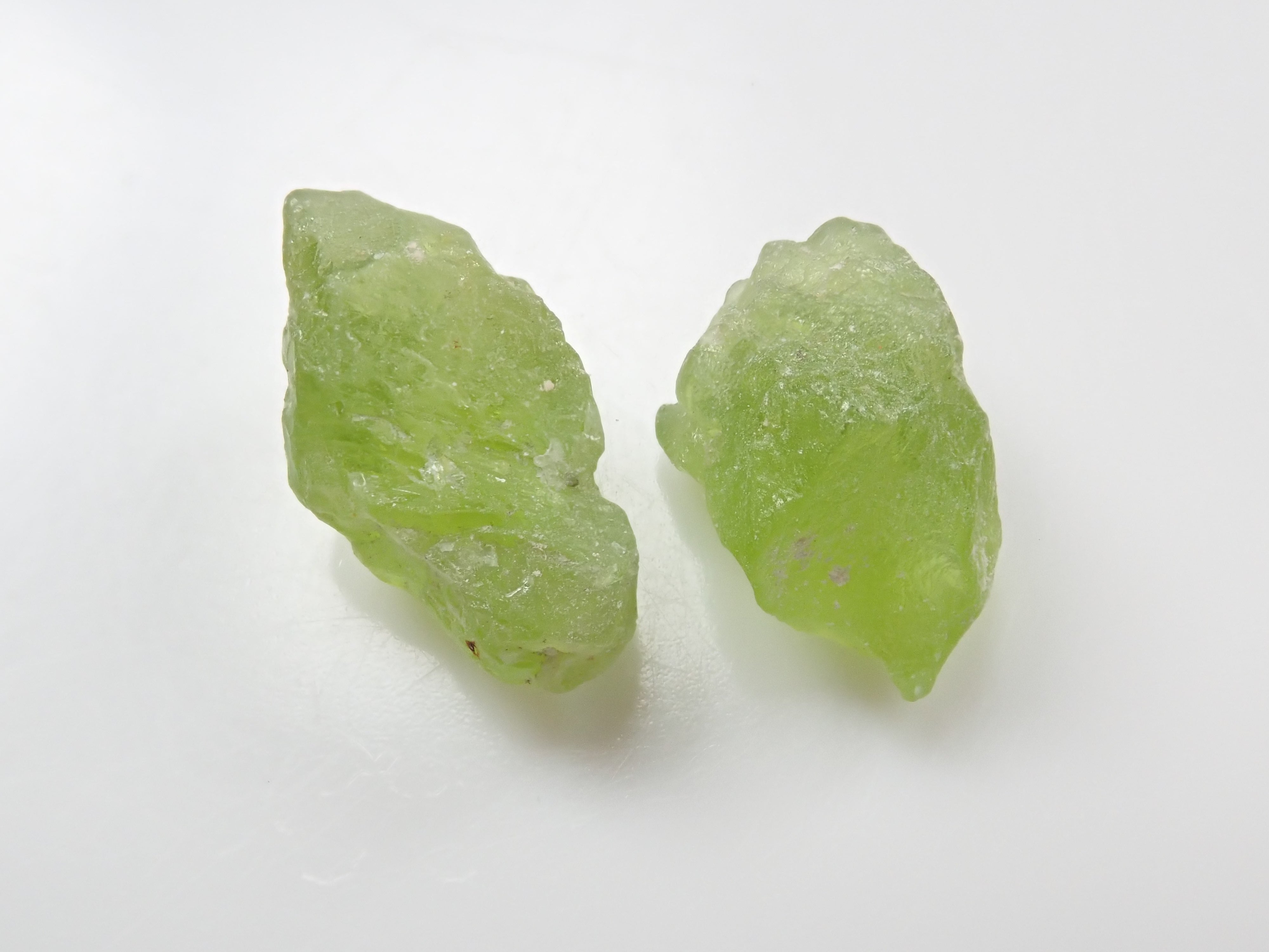 來試試寶石開採體驗「DIY寶石挖掘體驗套裝」+化石貼紙和簡單黑光的獎勵(超過8種寶石)(多次購買有折扣)