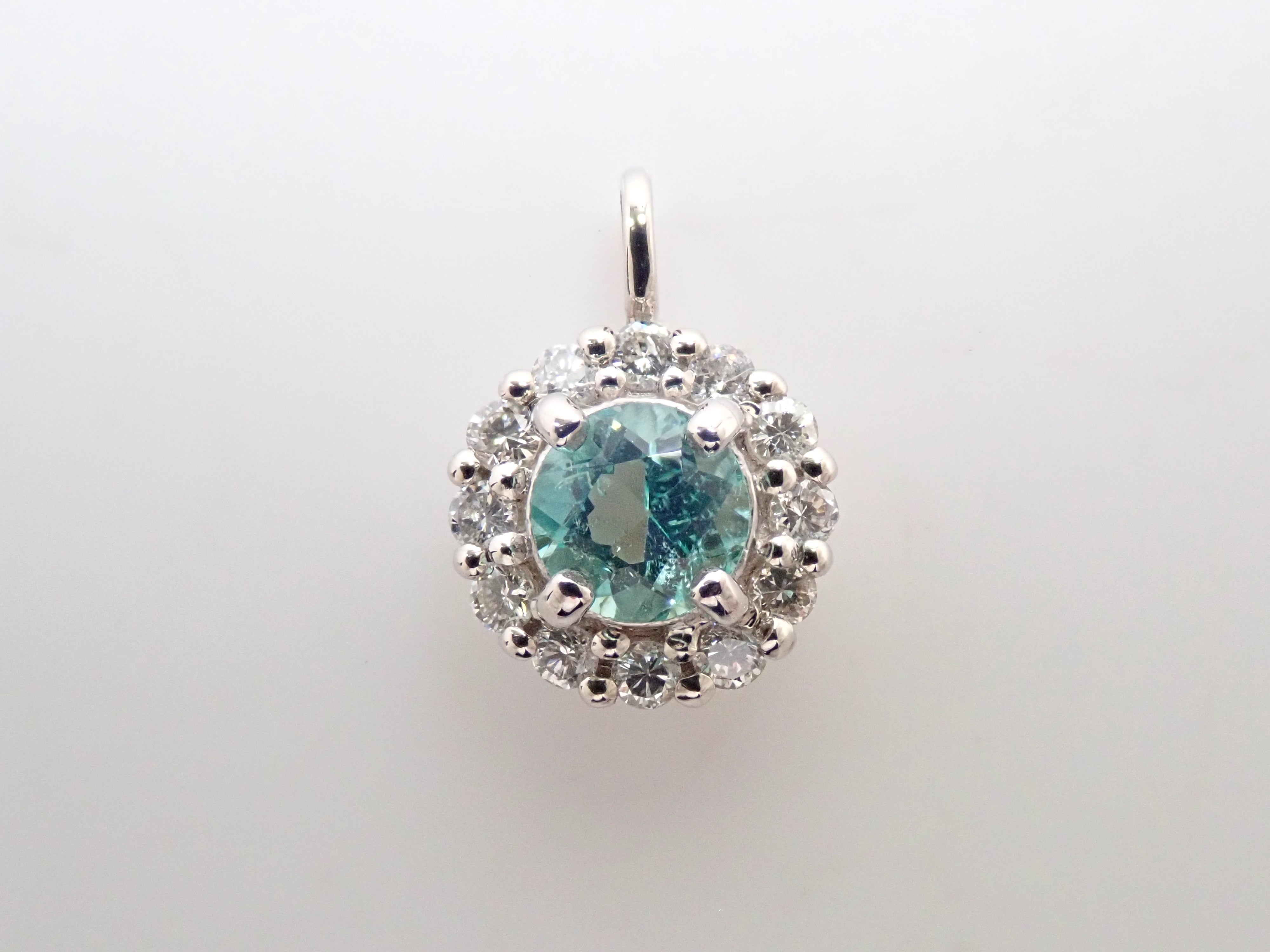【抽選販売0812_02】Pt900 コロンビア産ミントカラーエメラルド 4mm/0.22ct ・ダイヤモンド0.16ctペンダントトップ(ネックレストップ)鑑別書