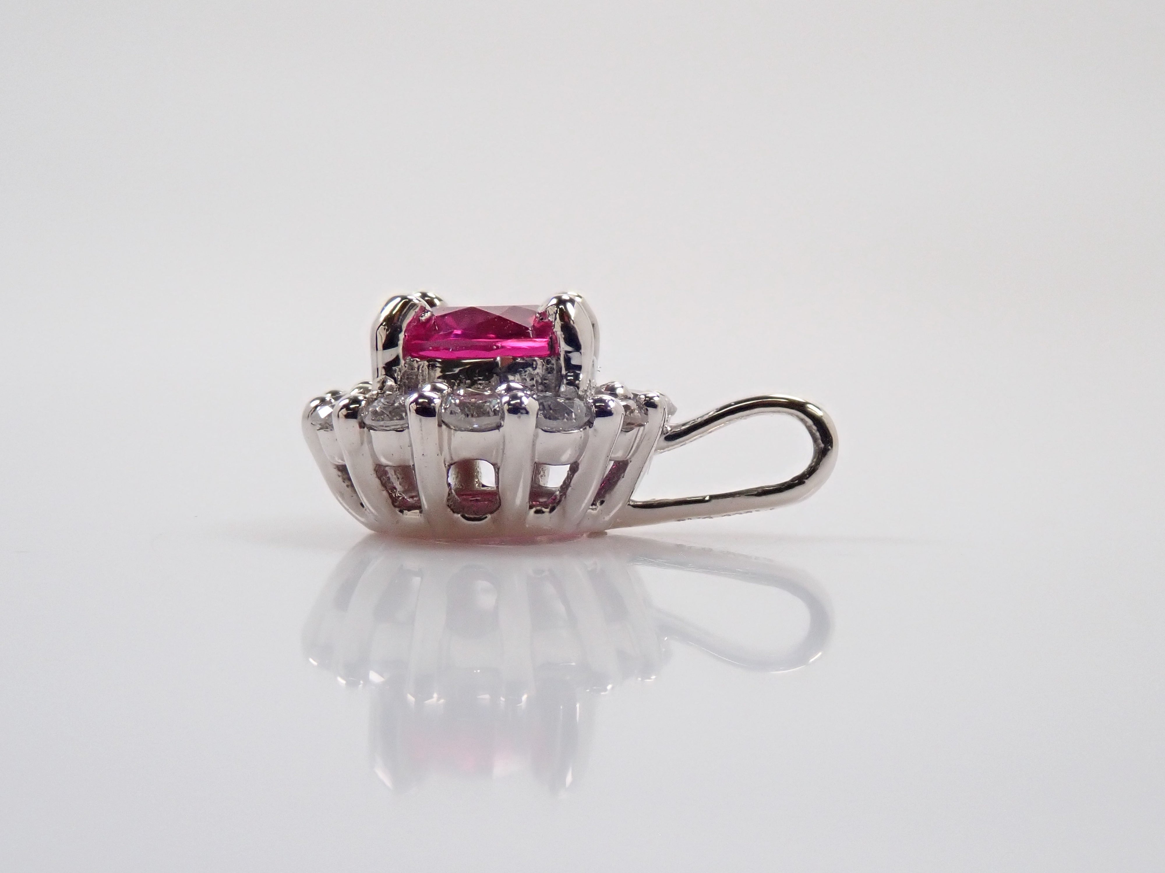 【抽選販売0812_05】Pt900 モザンビーク産ルビー 4mm/0.3ct ・ダイヤモンド0.16ctペンダントトップ(ネックレストップ)鑑別書