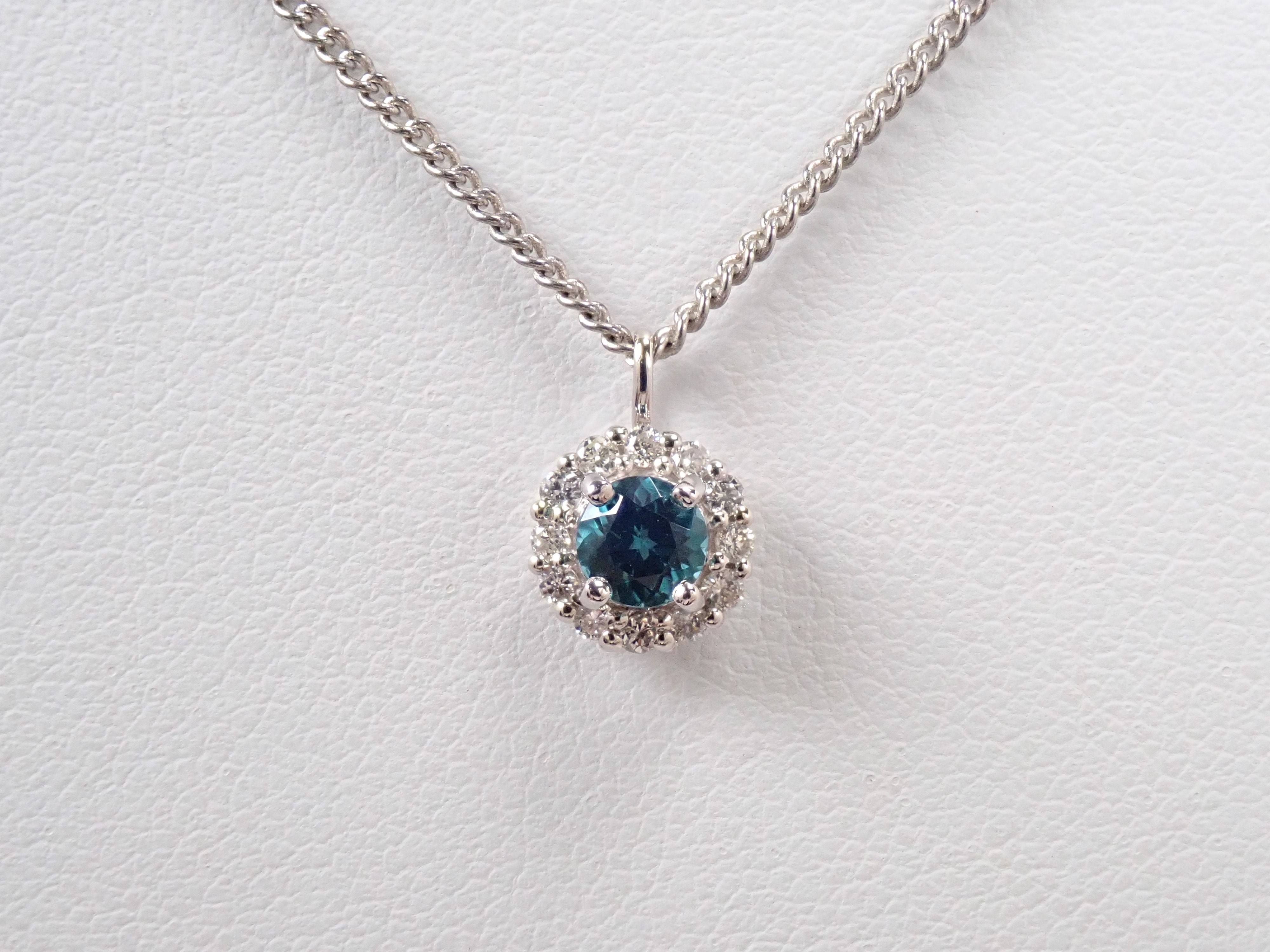 【抽選販売0812_04】Pt900 ブラジル産シーフォームトルマリン 4mm/0.32ct ・ダイヤモンド0.16ctペンダントトップ(ネックレストップ)鑑別書