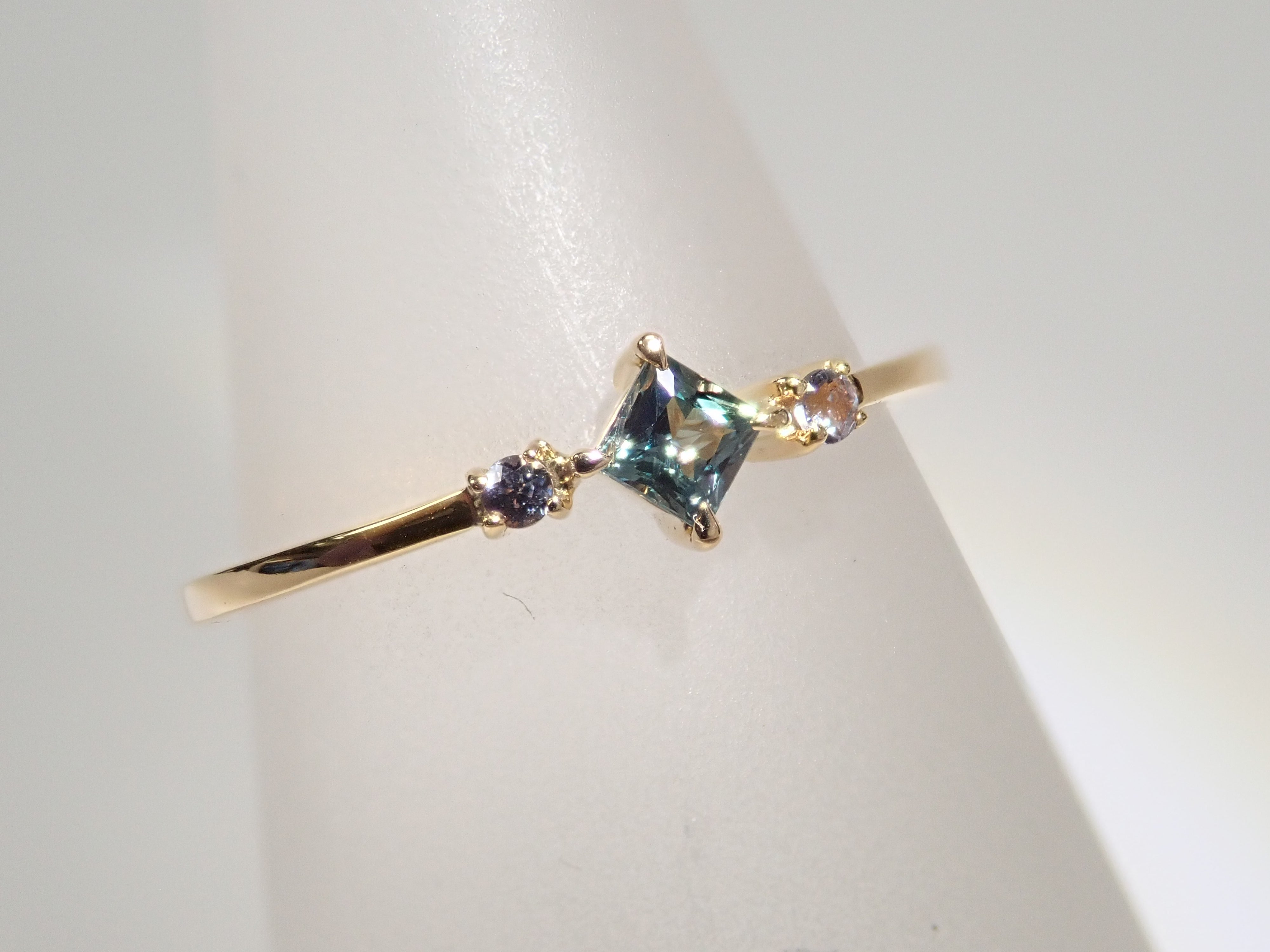 【22602505掲載】K18YG ブラジル産アレキサンドライト 0.087ct ピンキーリング