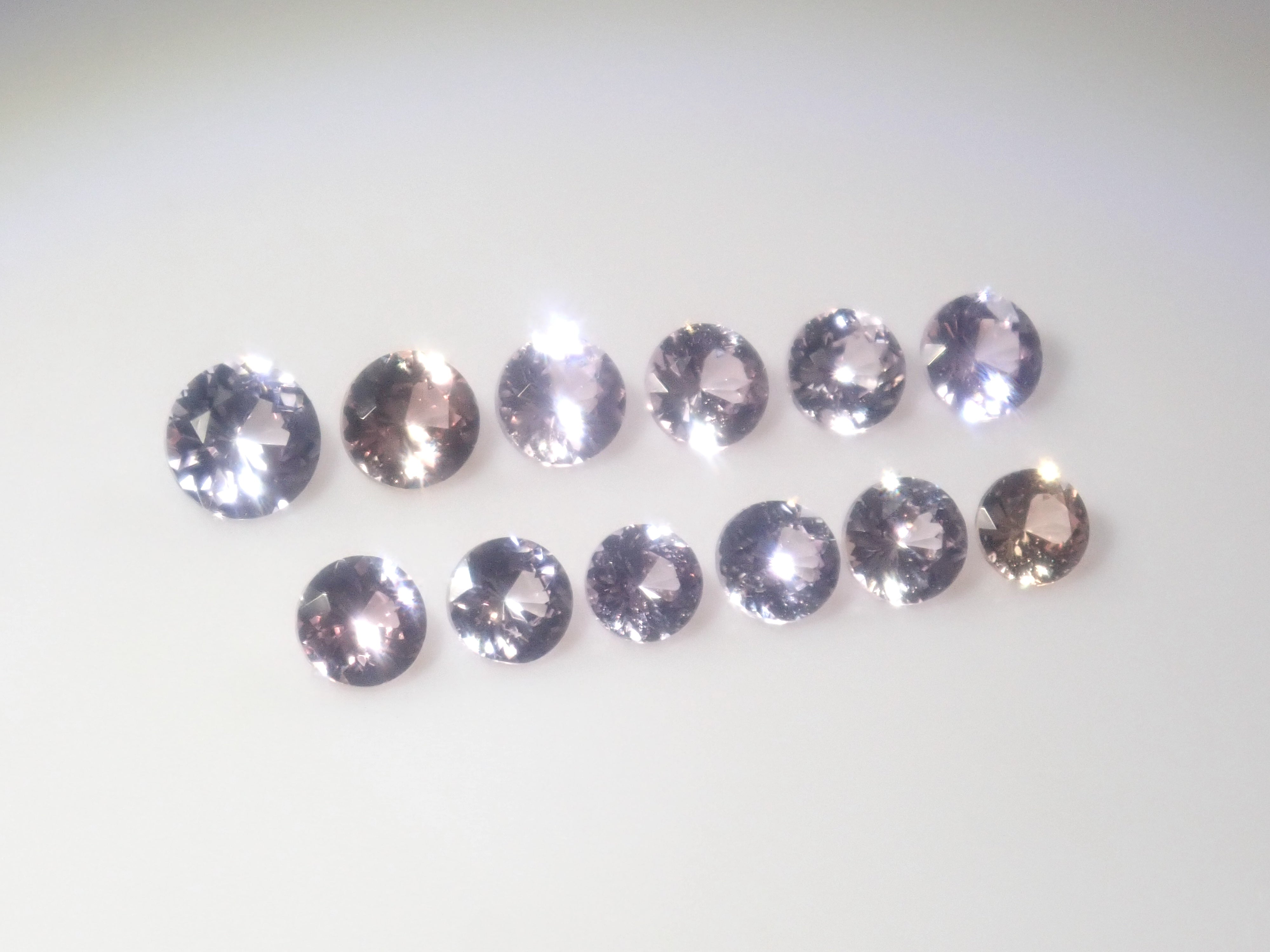 【8/23 22時販売】《限定12石》通常55,800円のパパラチアサファイア中宝鑑付含むベトナム産やビビッドなモザンビーク産などサファイアガチャ(さらにサンジェ氏サファイア1石)《複数購入割引有》
