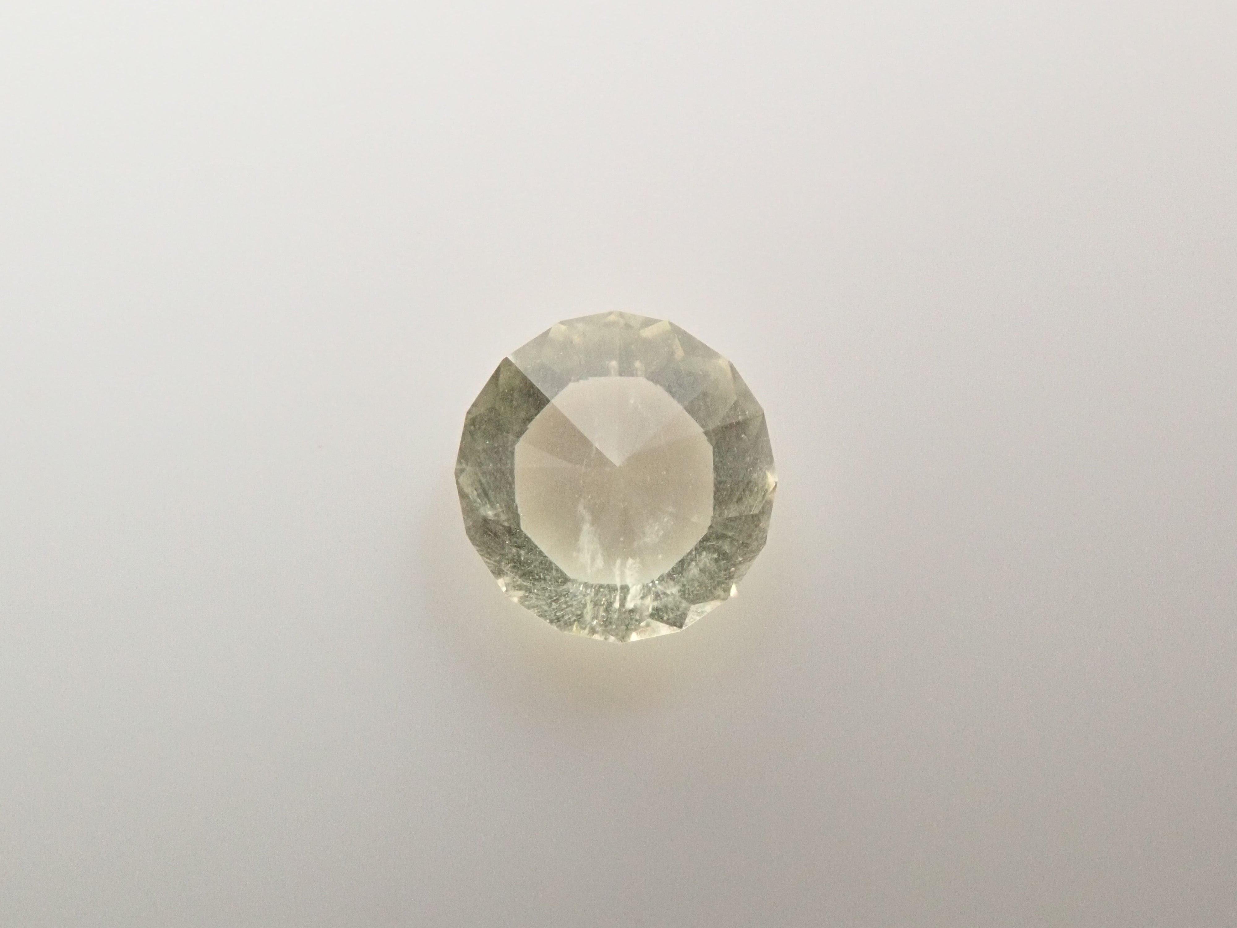 ナイジェリア産イエローベリル(ヘリオドール) 4mm/0.188ctルース