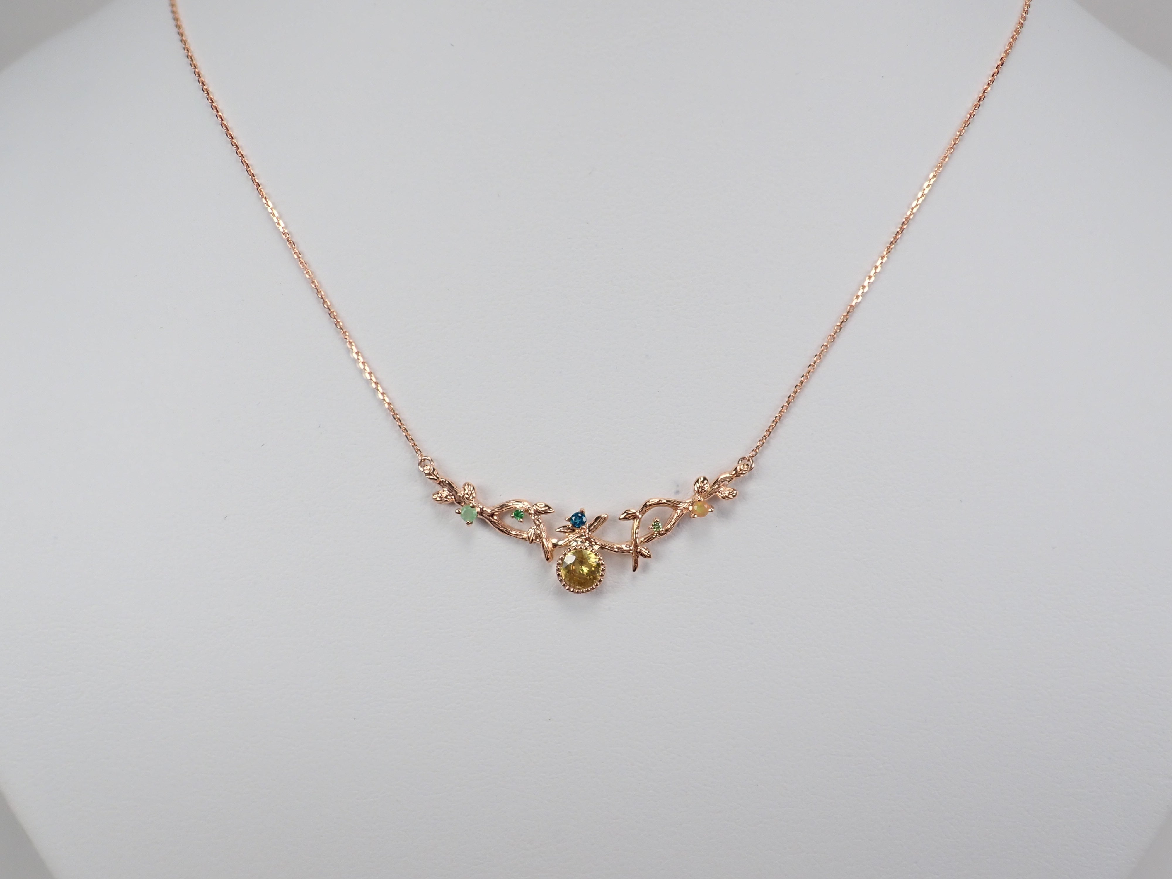 K18マダガスカル産スフェーン0.48ct・グリーンダイヤモンド・オパール ペンダント(ネックレス)