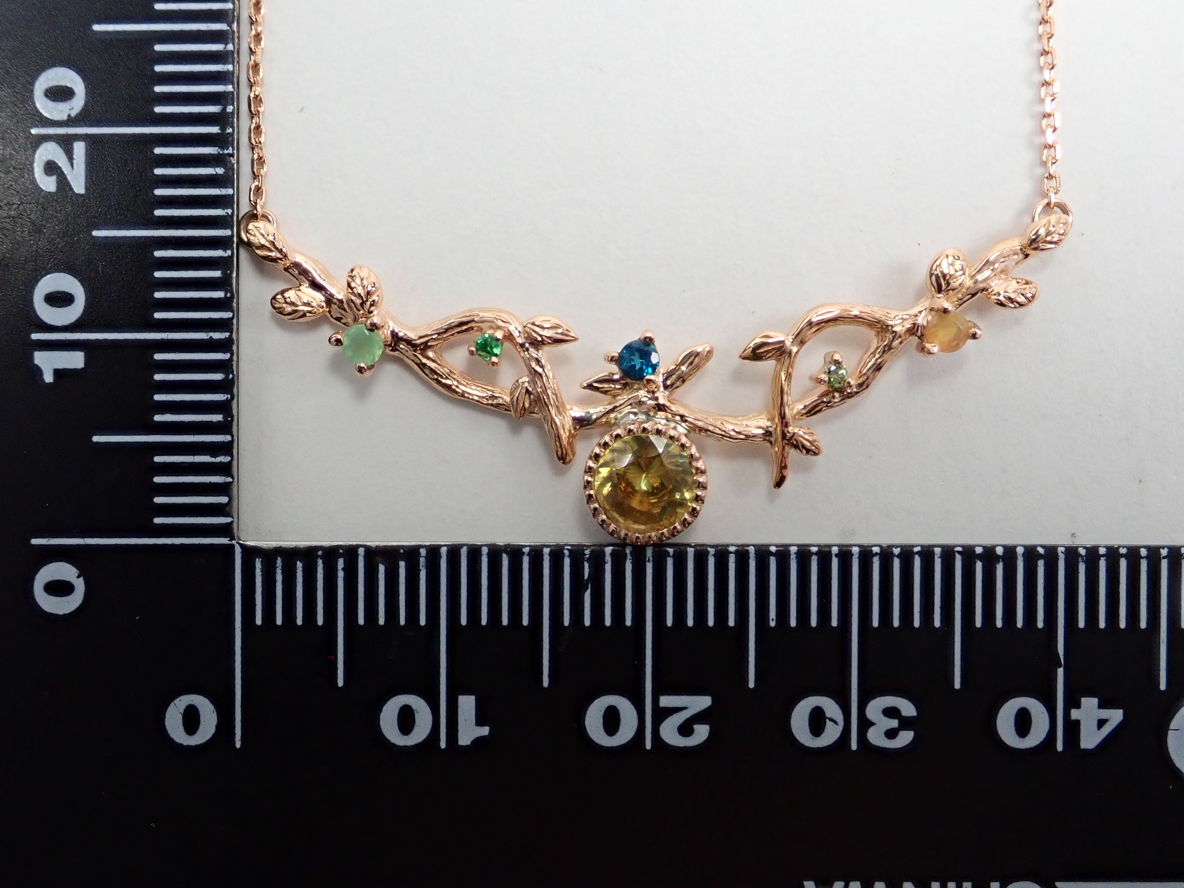 K18マダガスカル産スフェーン0.48ct・グリーンダイヤモンド・オパール ペンダント(ネックレス)