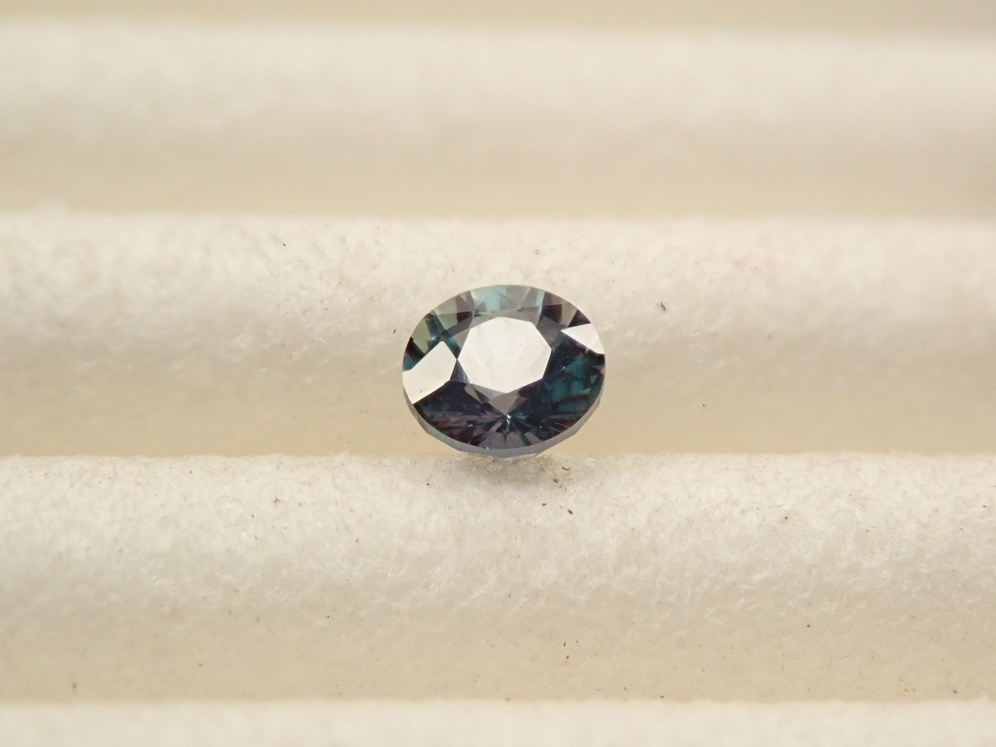 【12560199掲載】ブラジル産アレキサンドライト 0.105ctルース