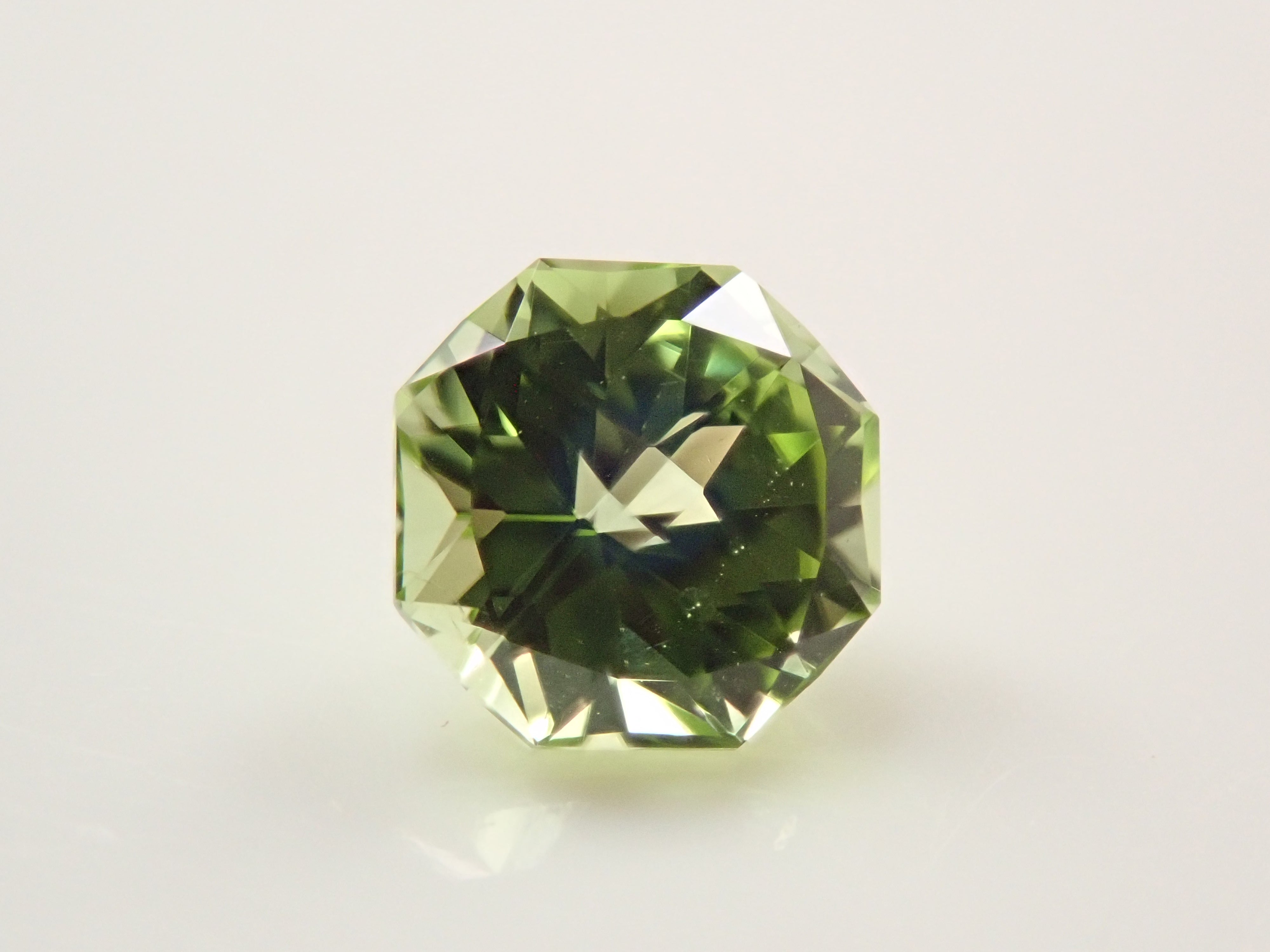 【12560189掲載】アメリカ産ペリドット 0.432ctルース